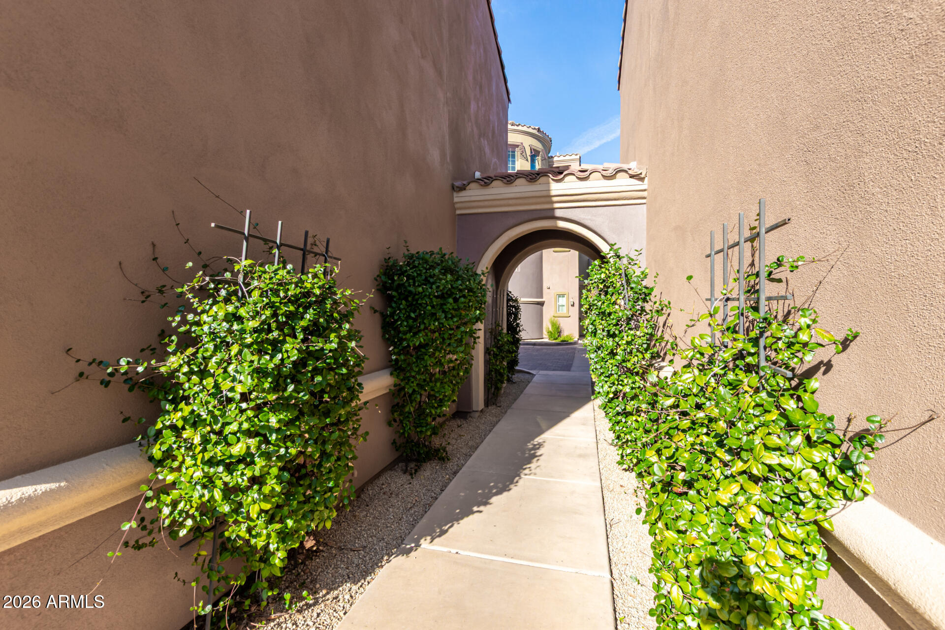 3935 E ROUGH RIDER Road 1285