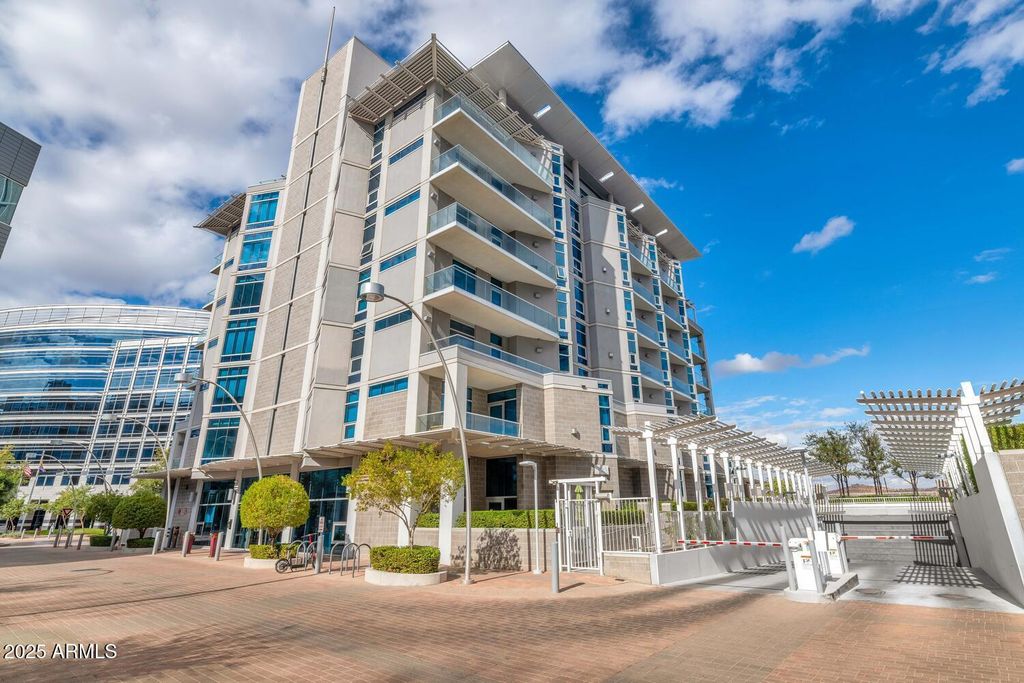Photo of 120 E Rio Salado Parkway #305, Tempe, AZ 85281 (MLS # 6888299)