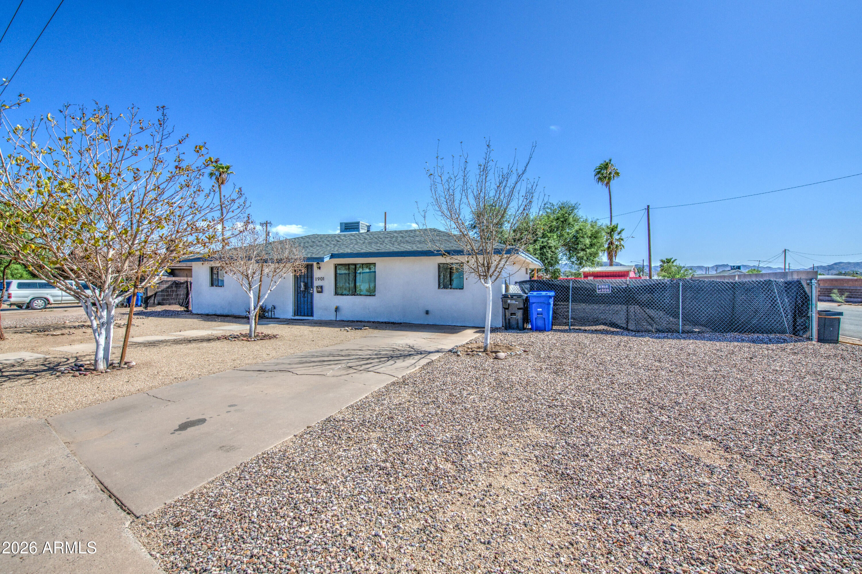 1901 E ENCINAS Lane