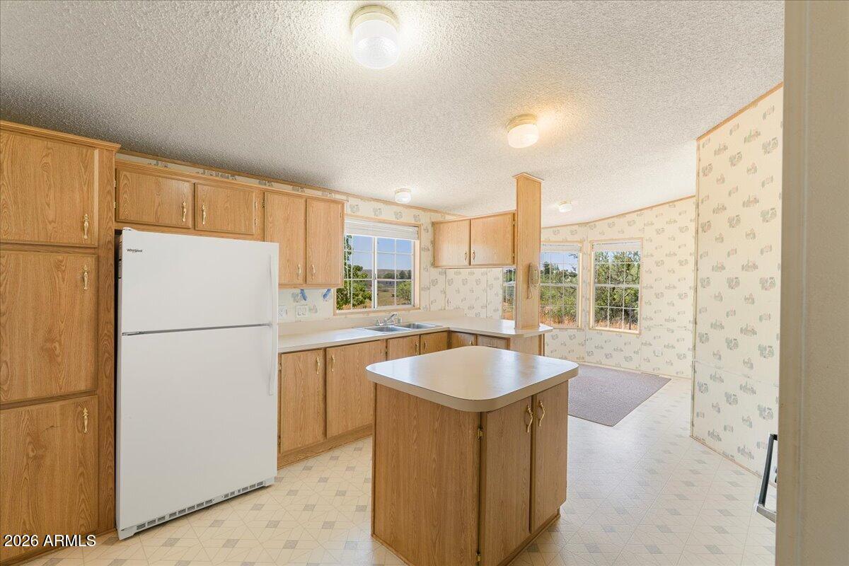 17201 E PEACH TREE Road