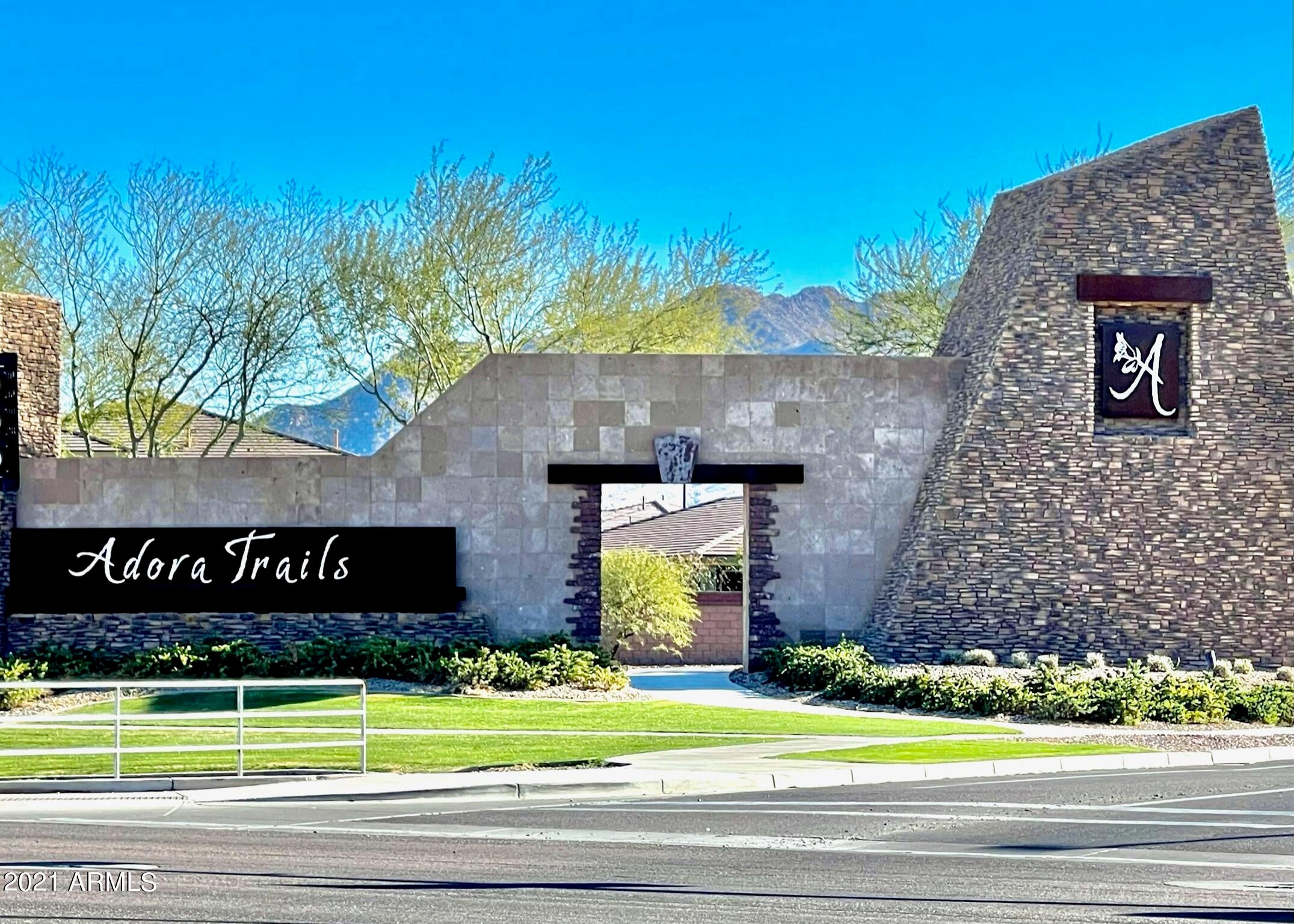 2019 E LINDRICK Drive