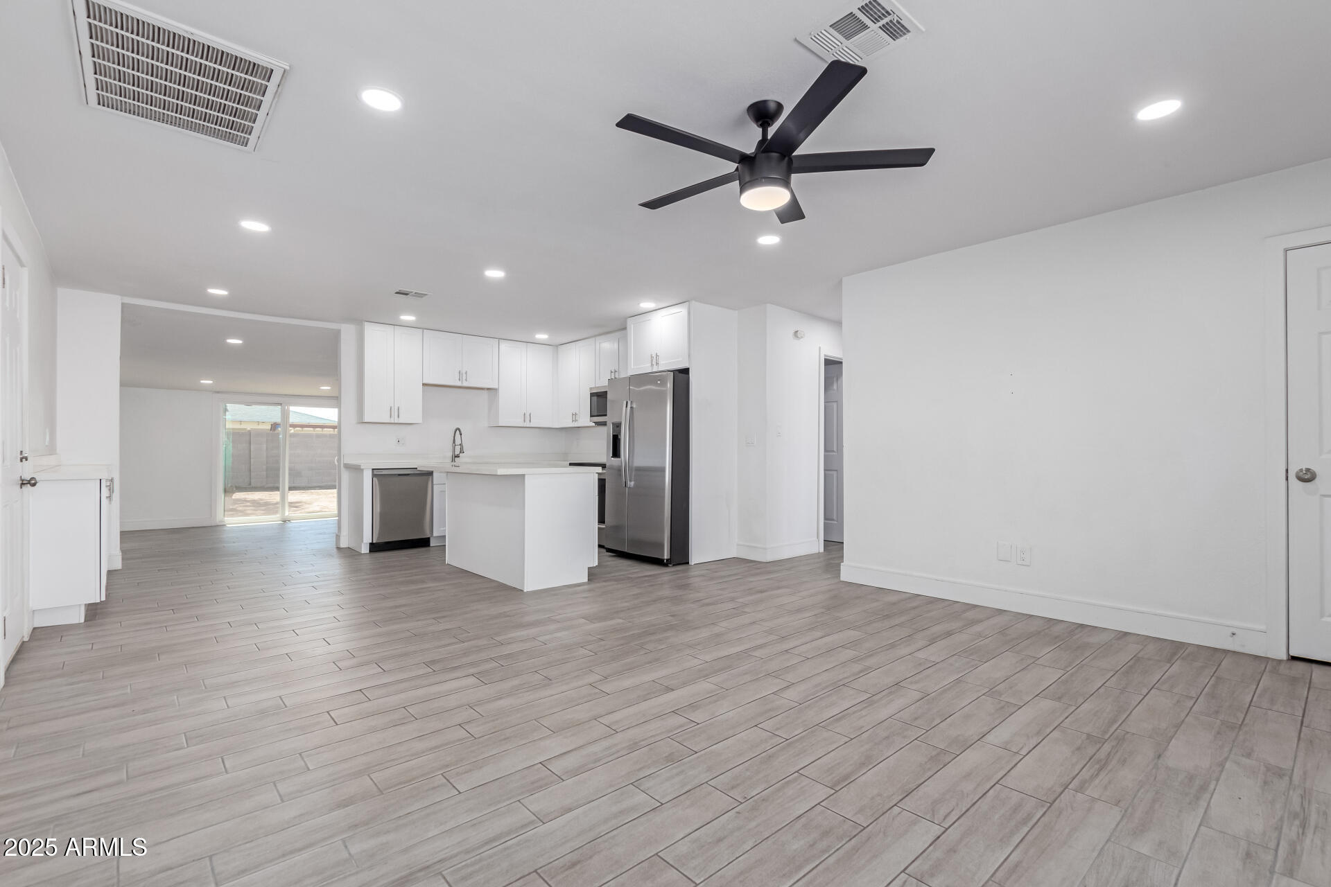 2433 E IMPALA Avenue
