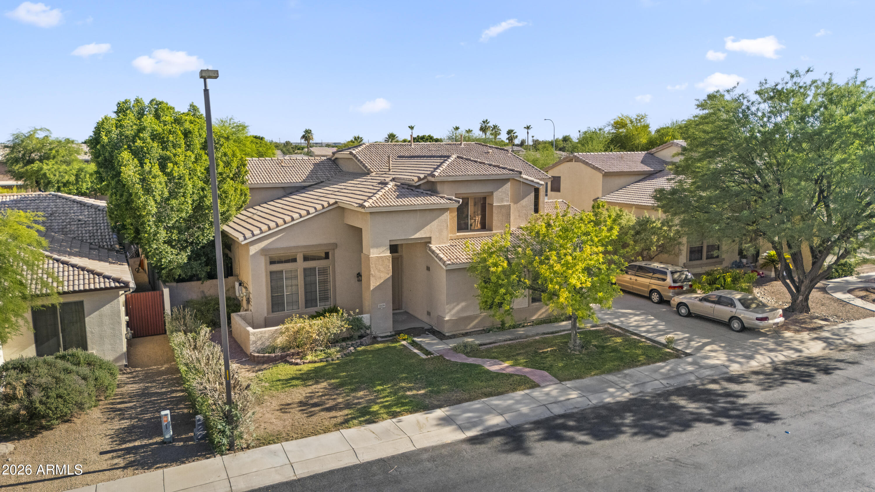 2109 W WILDHORSE Drive