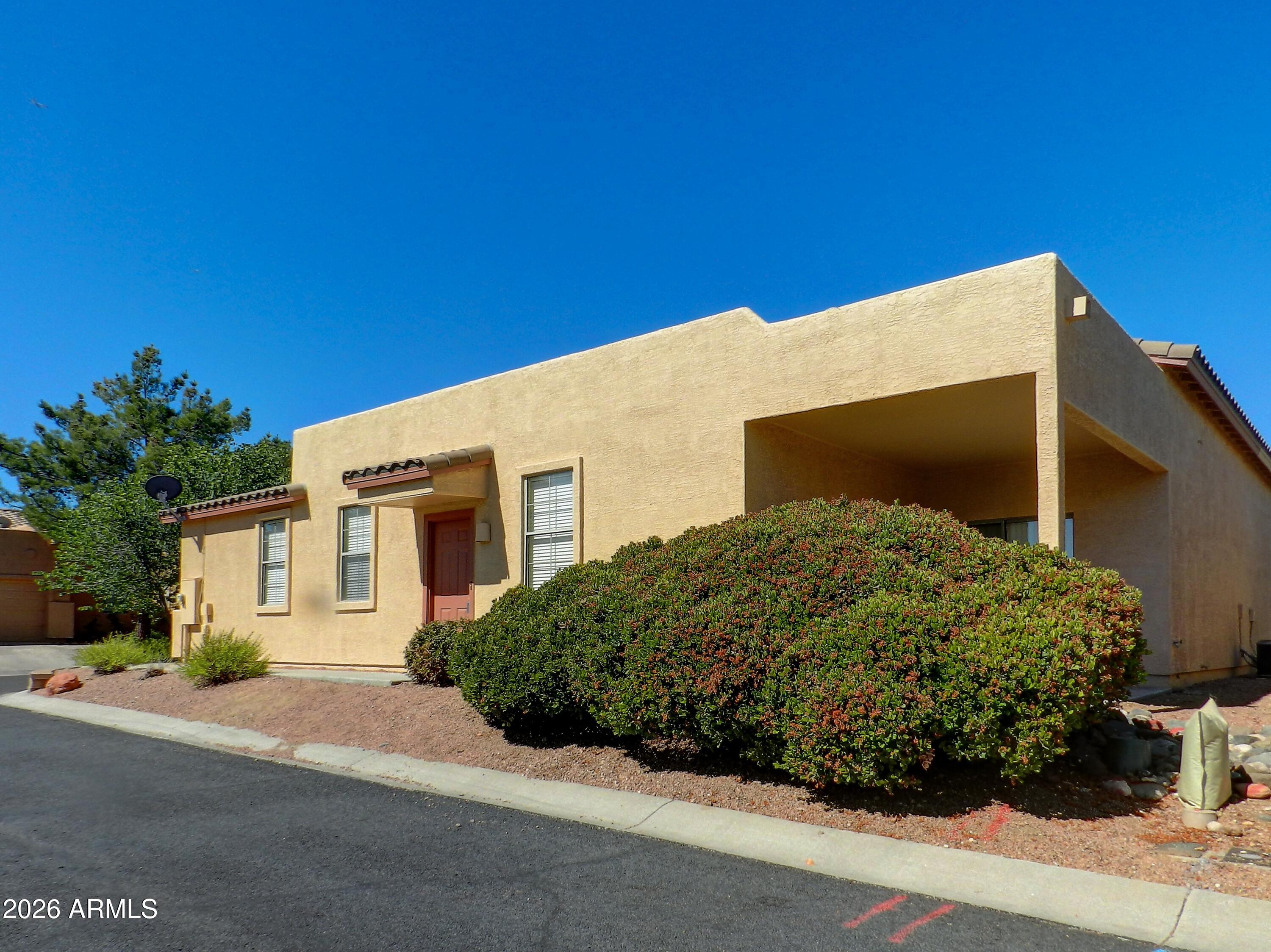 1748 E Parada Del Sol --
