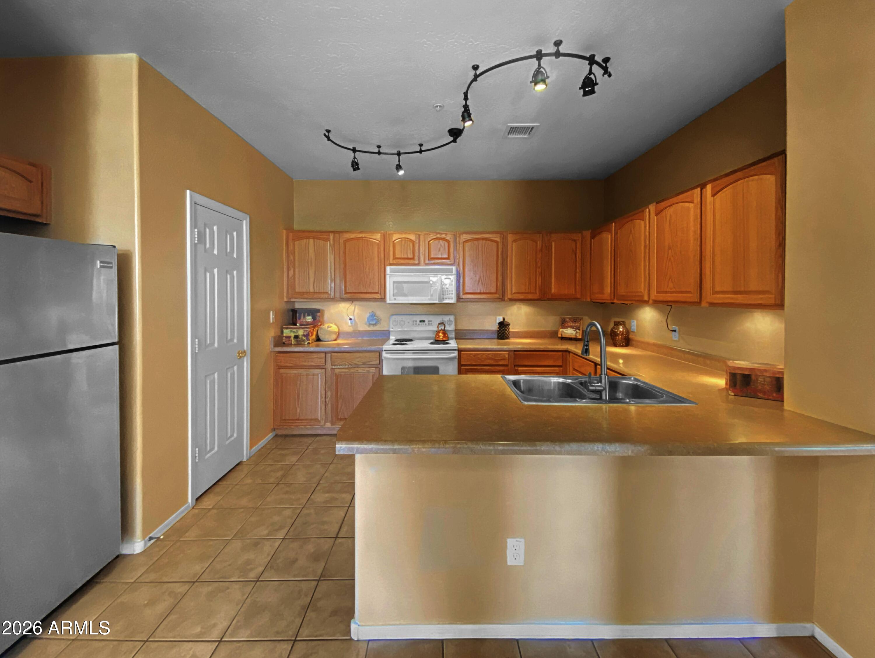 Cottonwood Square/Cottonwood Commons - Residential
