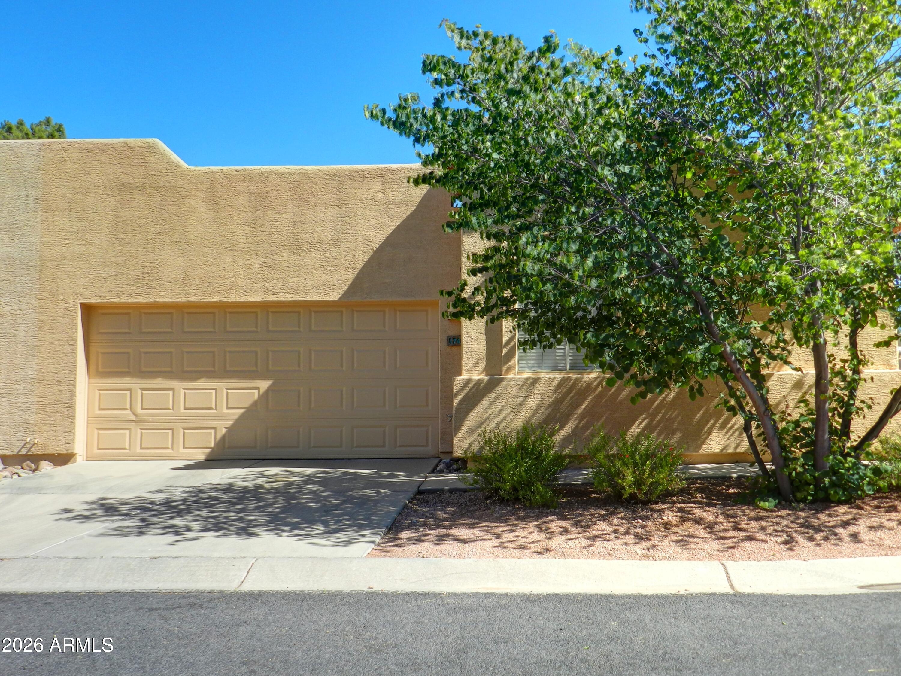 1748 E Parada Del Sol --
