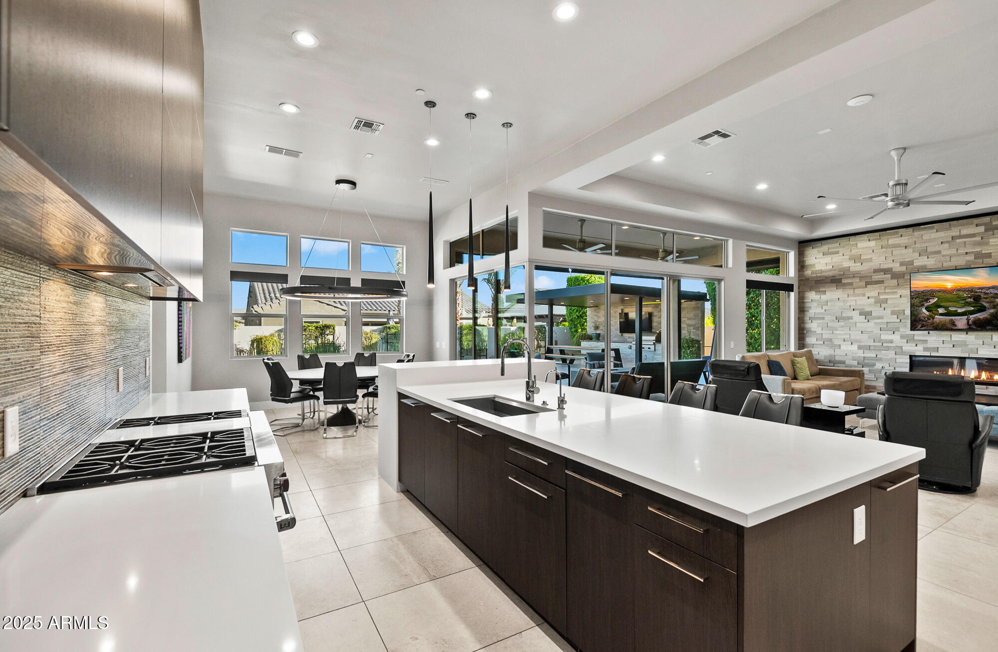 9255 W LOS GATOS Drive