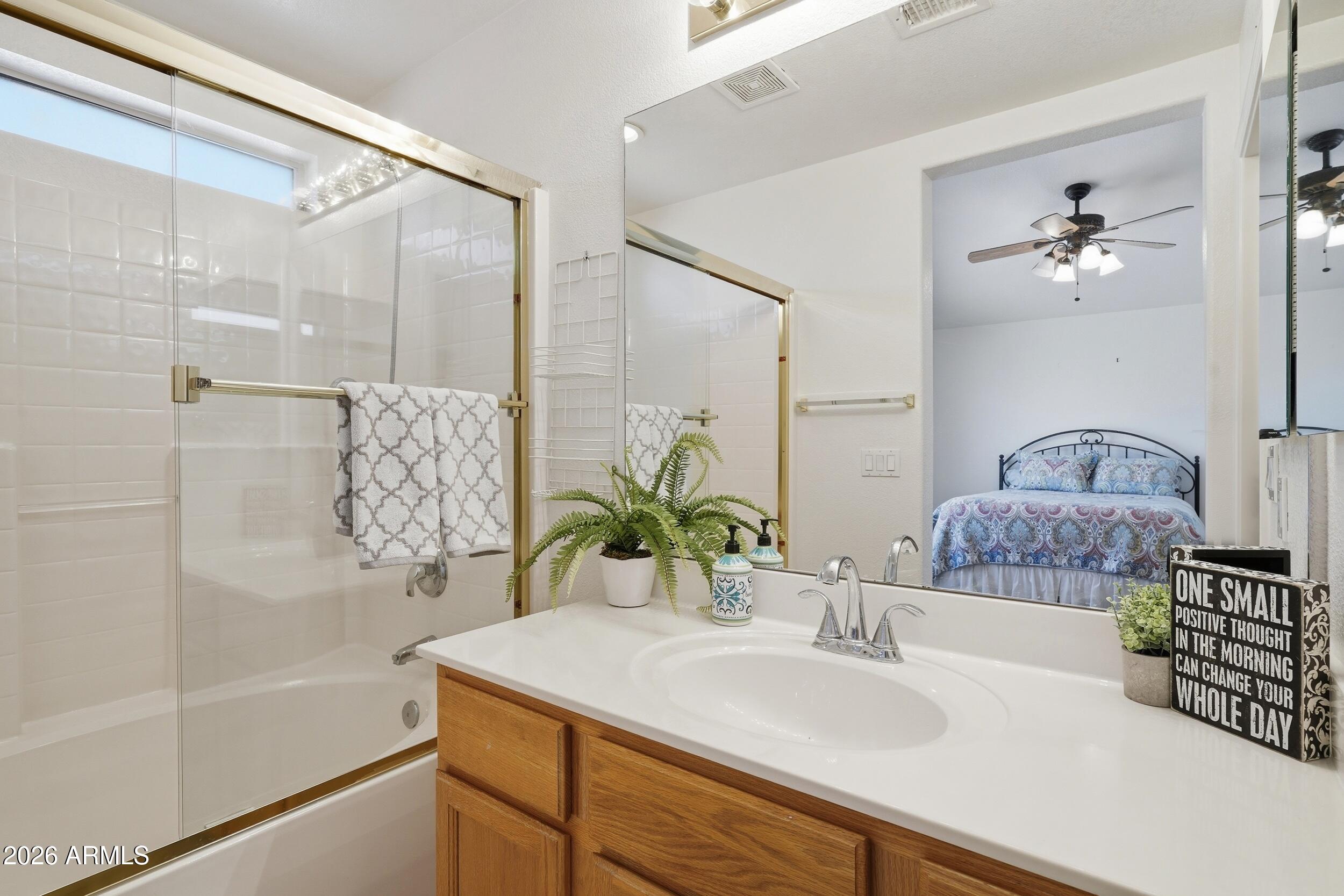 LAS BRISAS POINTE - Residential
