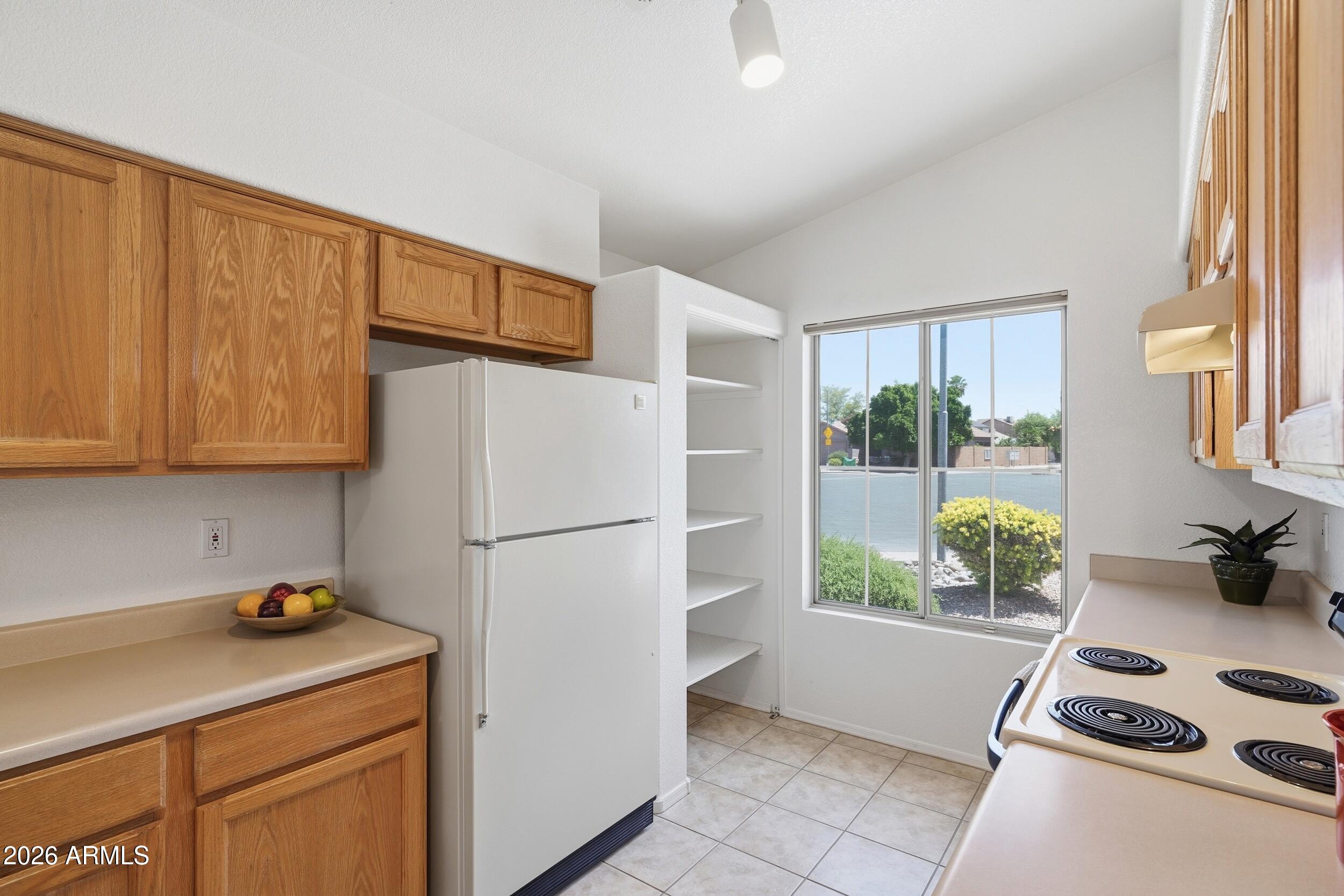 LAS BRISAS POINTE - Residential