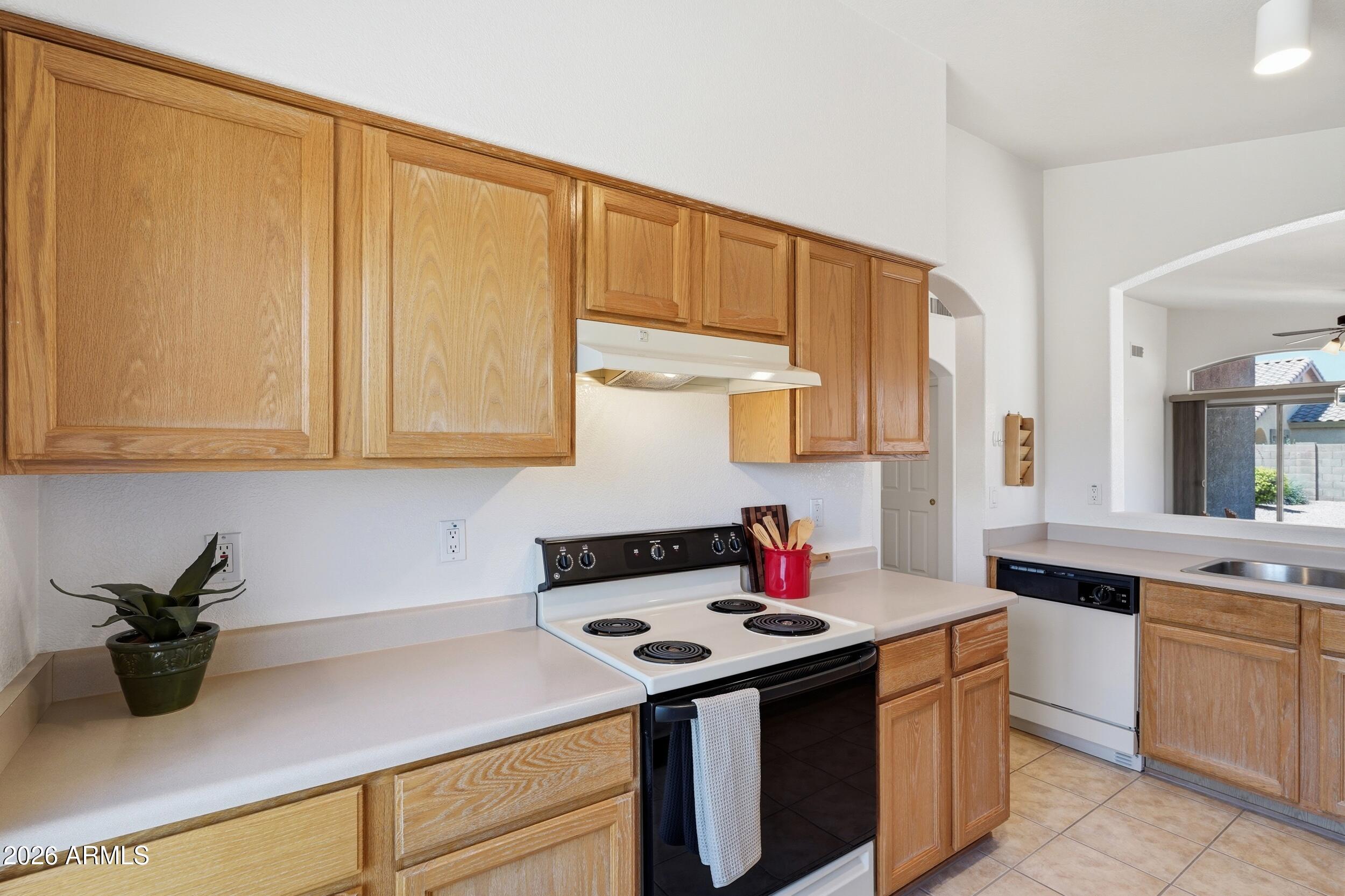 LAS BRISAS POINTE - Residential