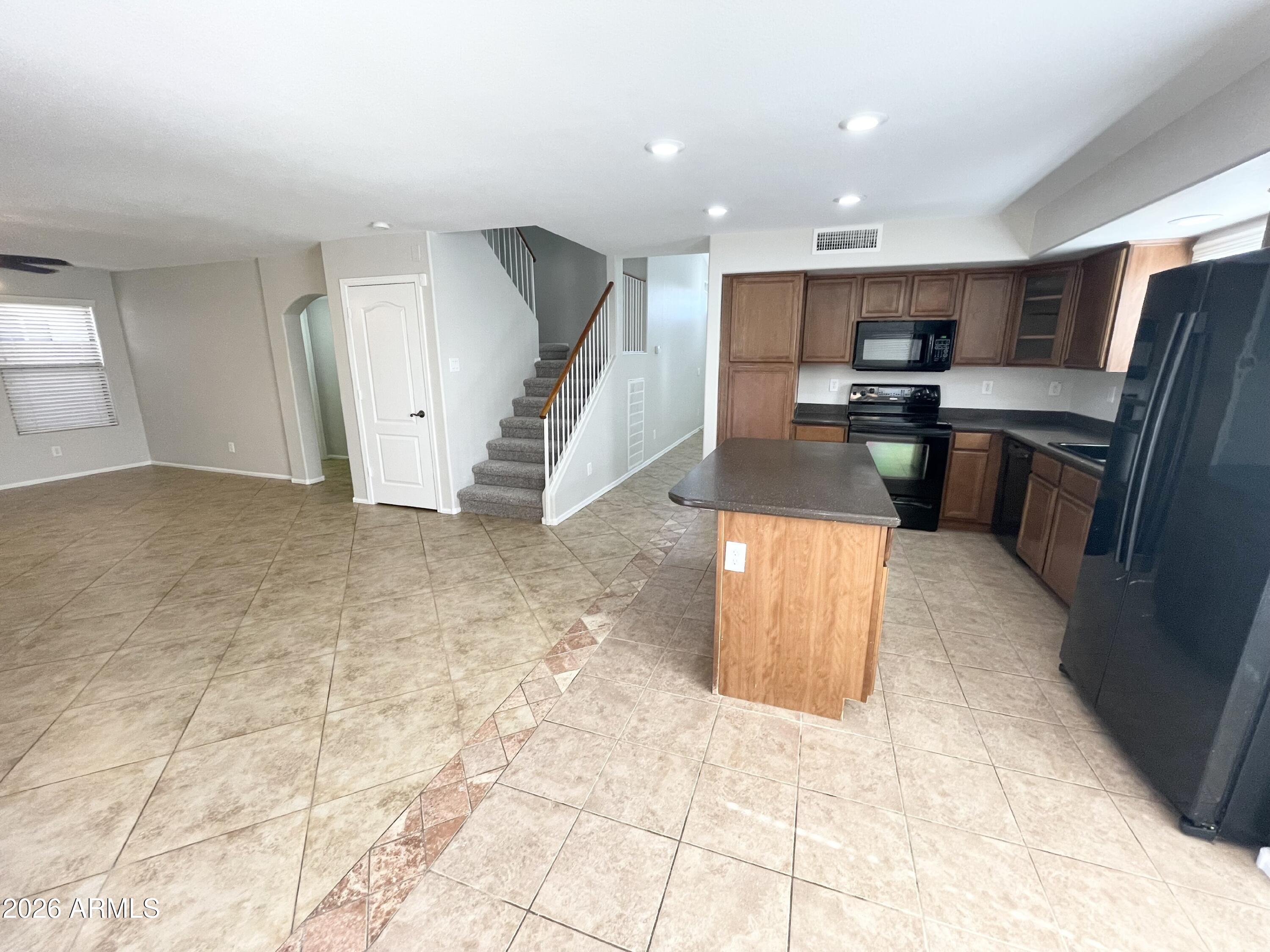 42495 W CHAMBERS Drive