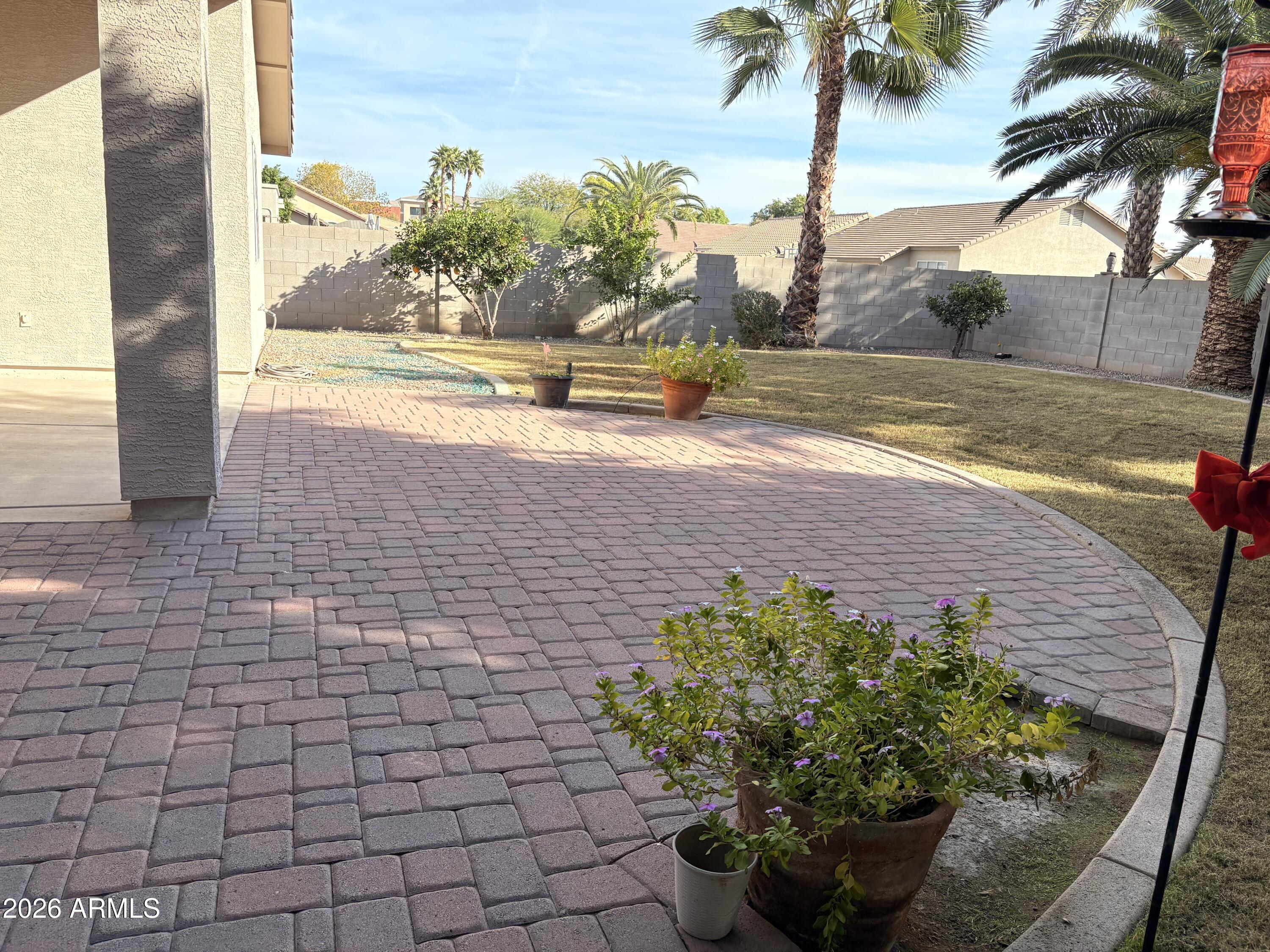 373 W THOMPSON Place