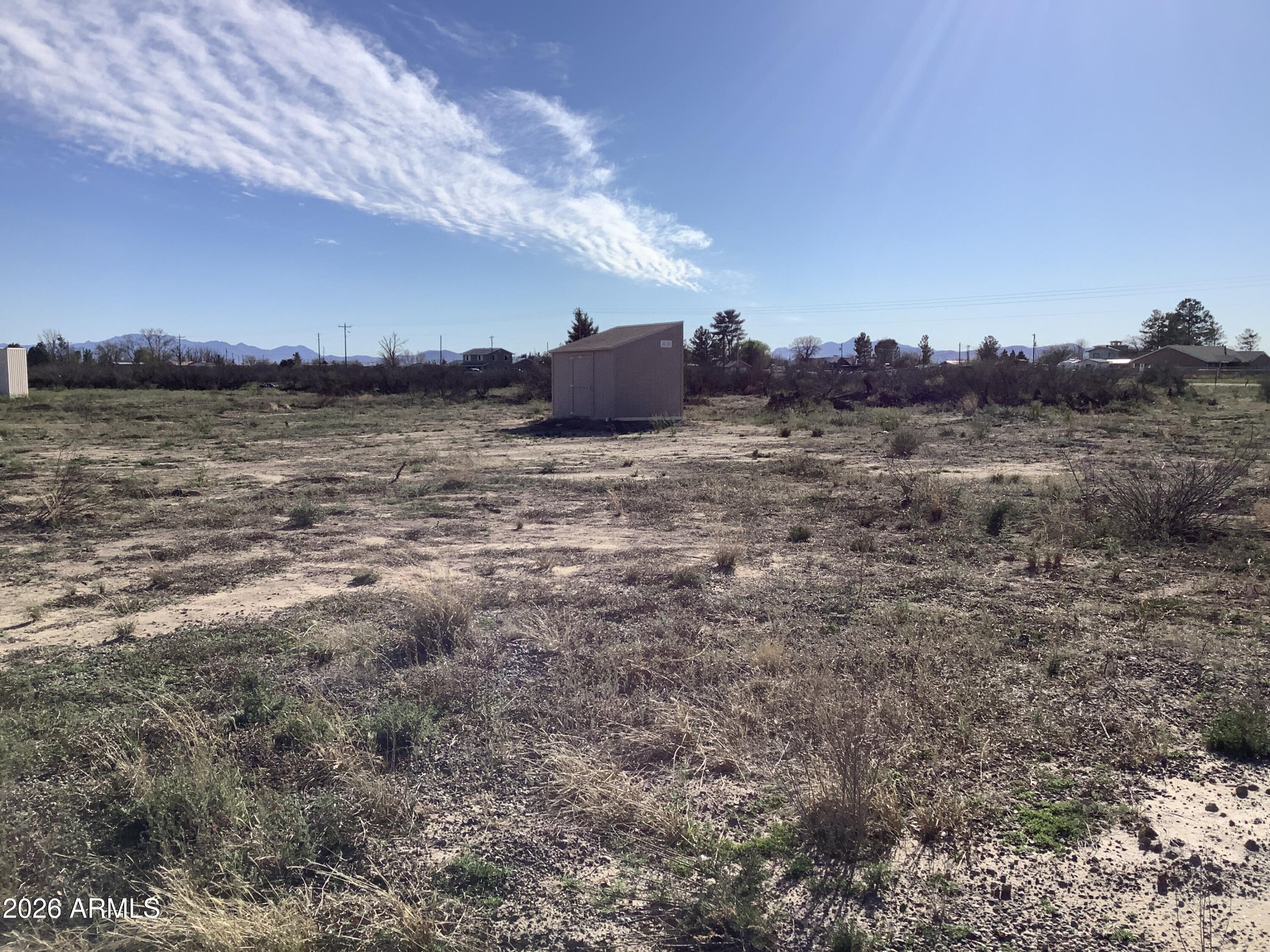 2709 W WILLOW TREE Lane -