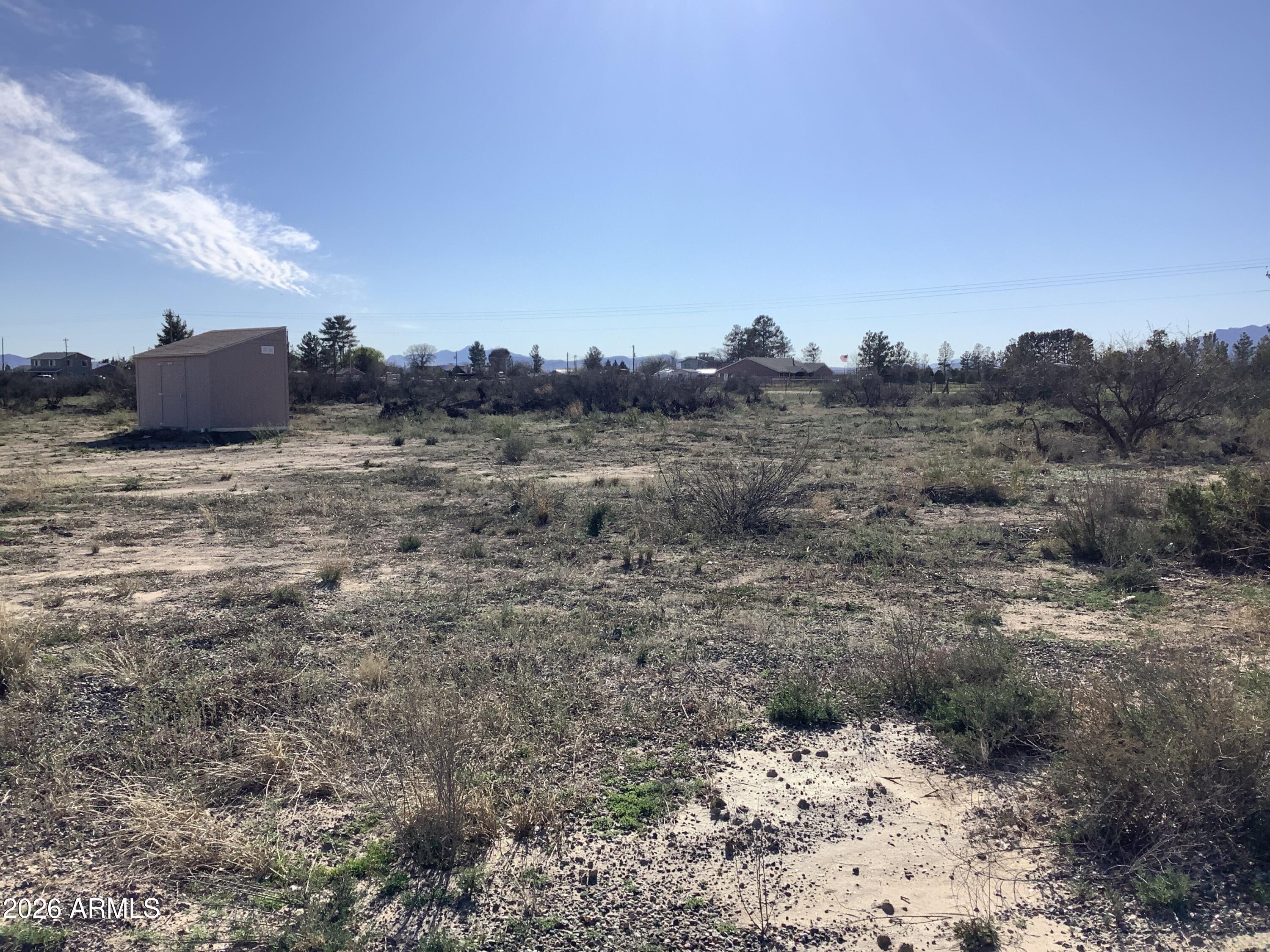 2709 W WILLOW TREE Lane -