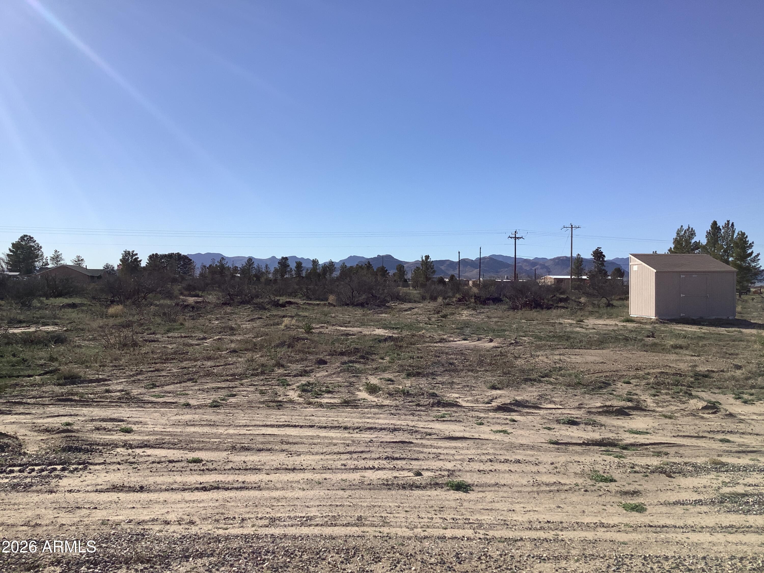 2709 W WILLOW TREE Lane -