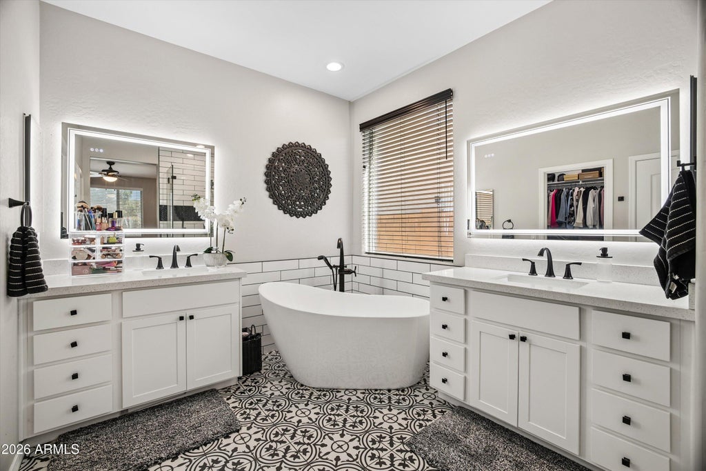 Photo of 4136 S Butte Lane, Gilbert, AZ 85297 (MLS # 7084294)