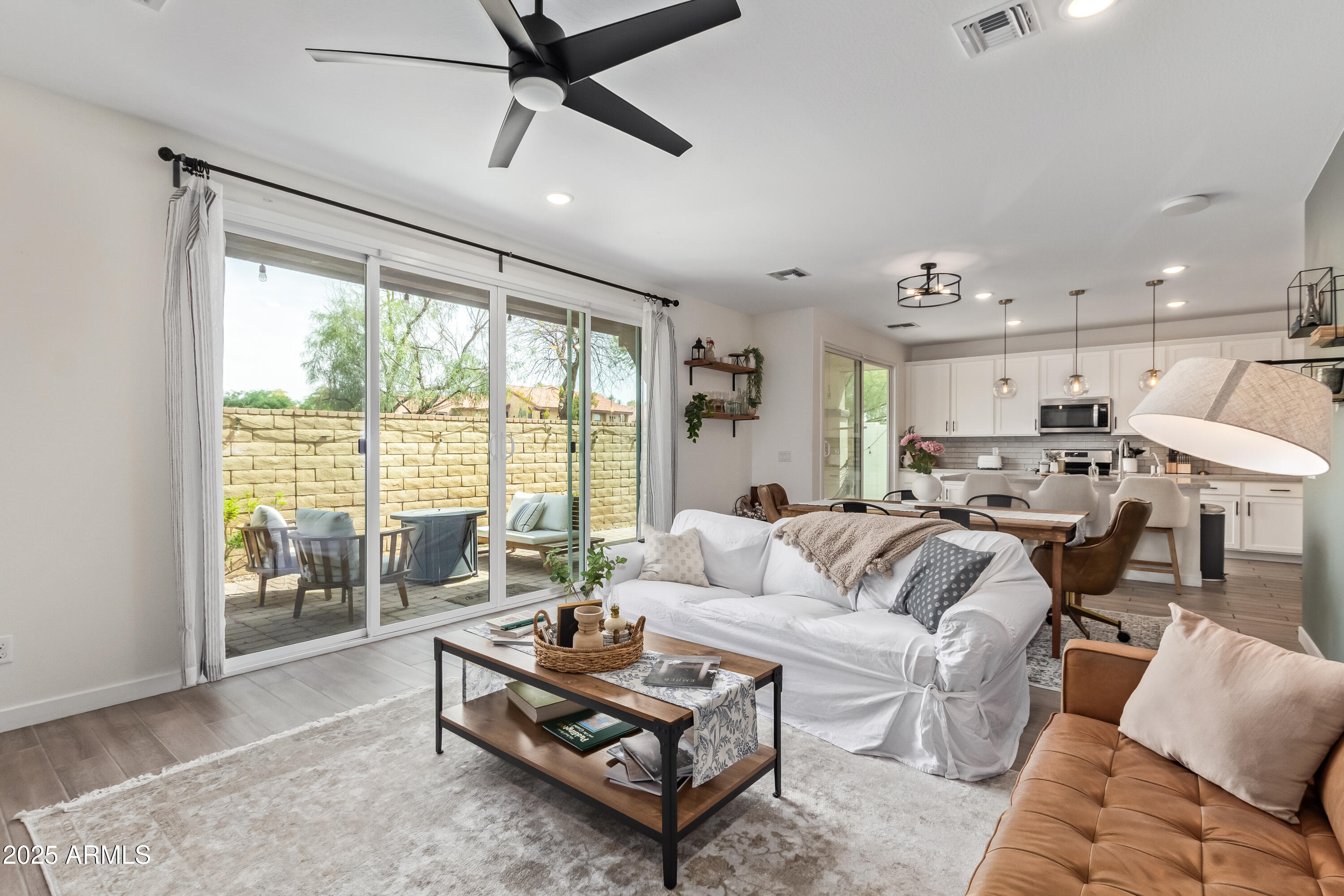 878 W BAYLOR Lane
