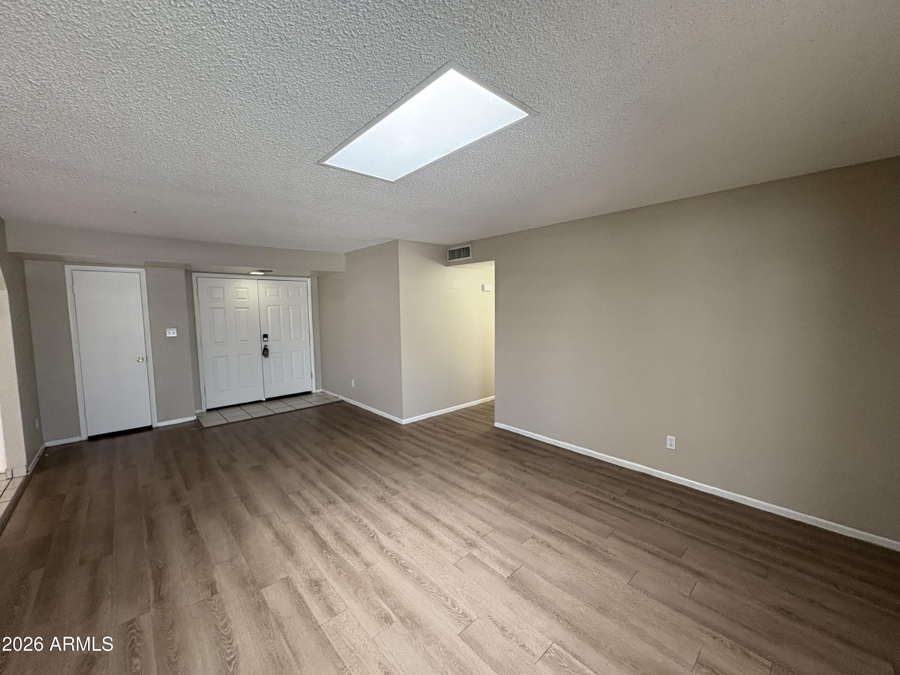 5256 W CHOLLA Street