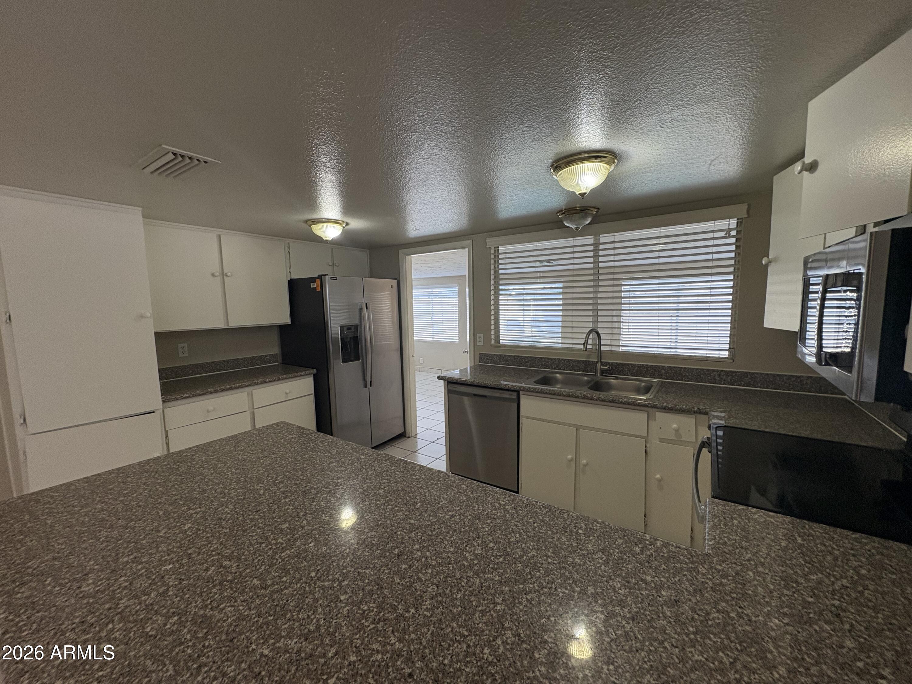 5256 W CHOLLA Street