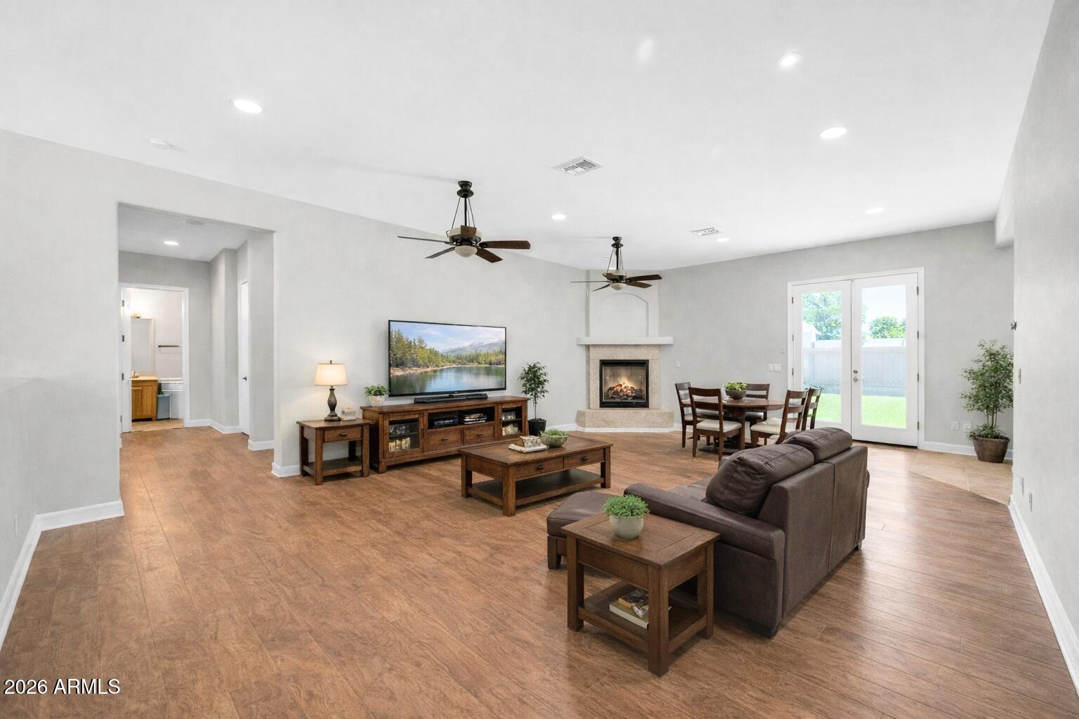 4213 E Edgemont Avenue