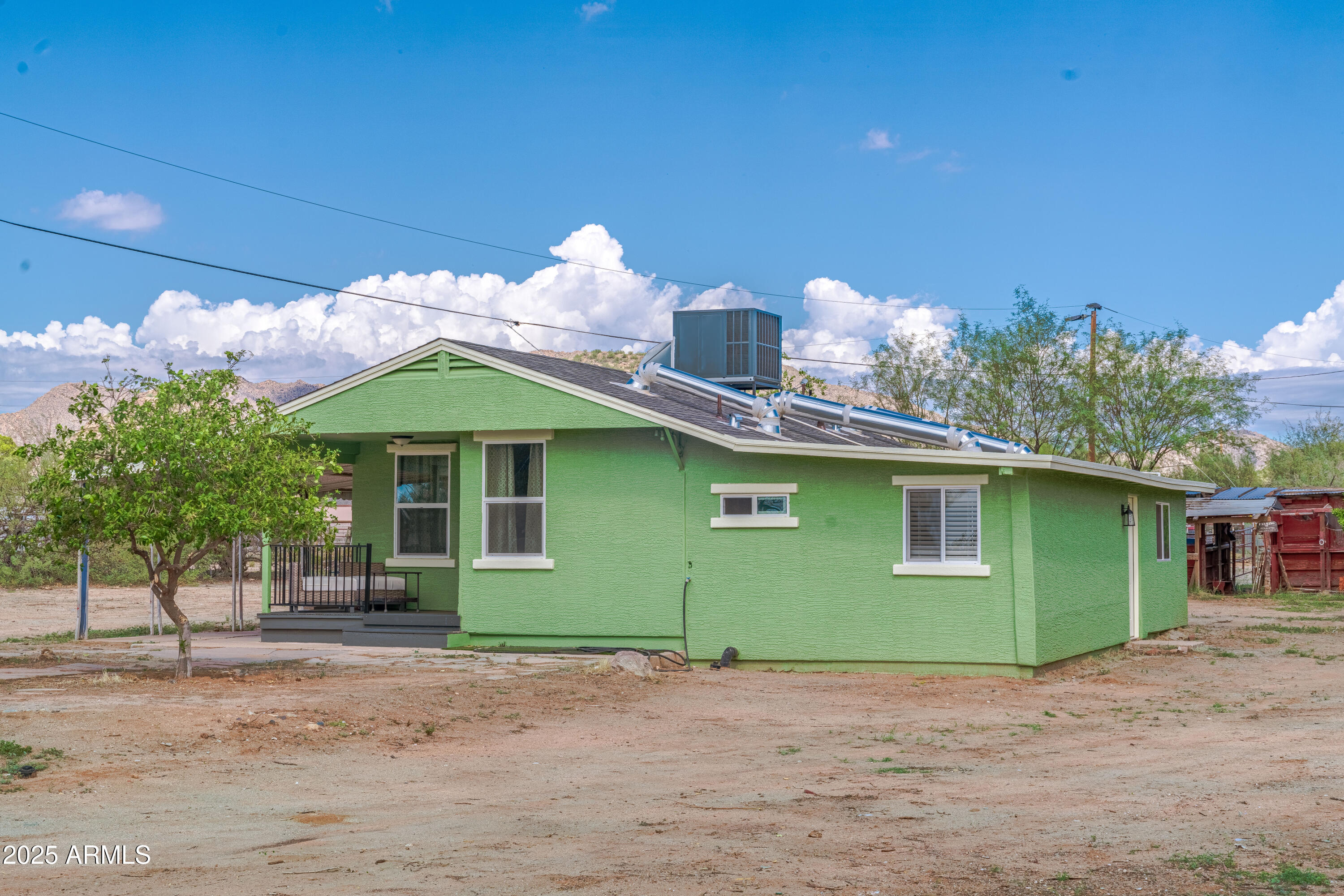 22810 W ROADRUNNER Lane