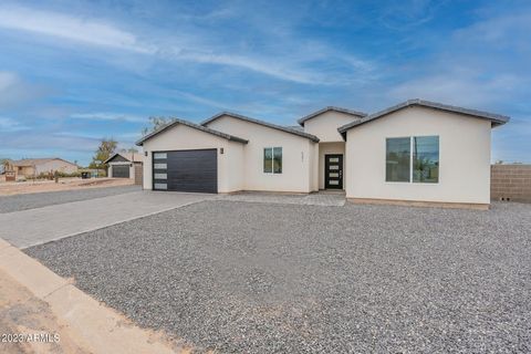 A home in Arizona City