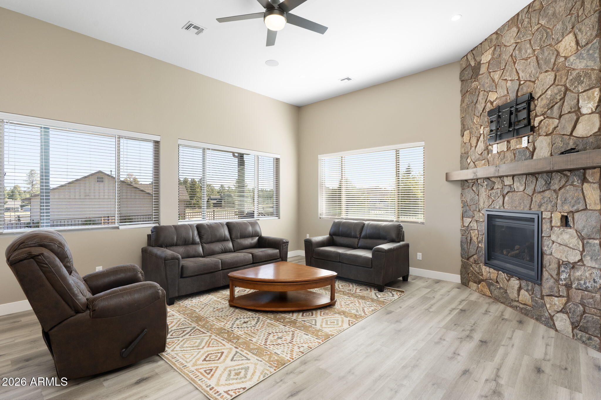 2712 W HIGHLAND MEADOWS Drive