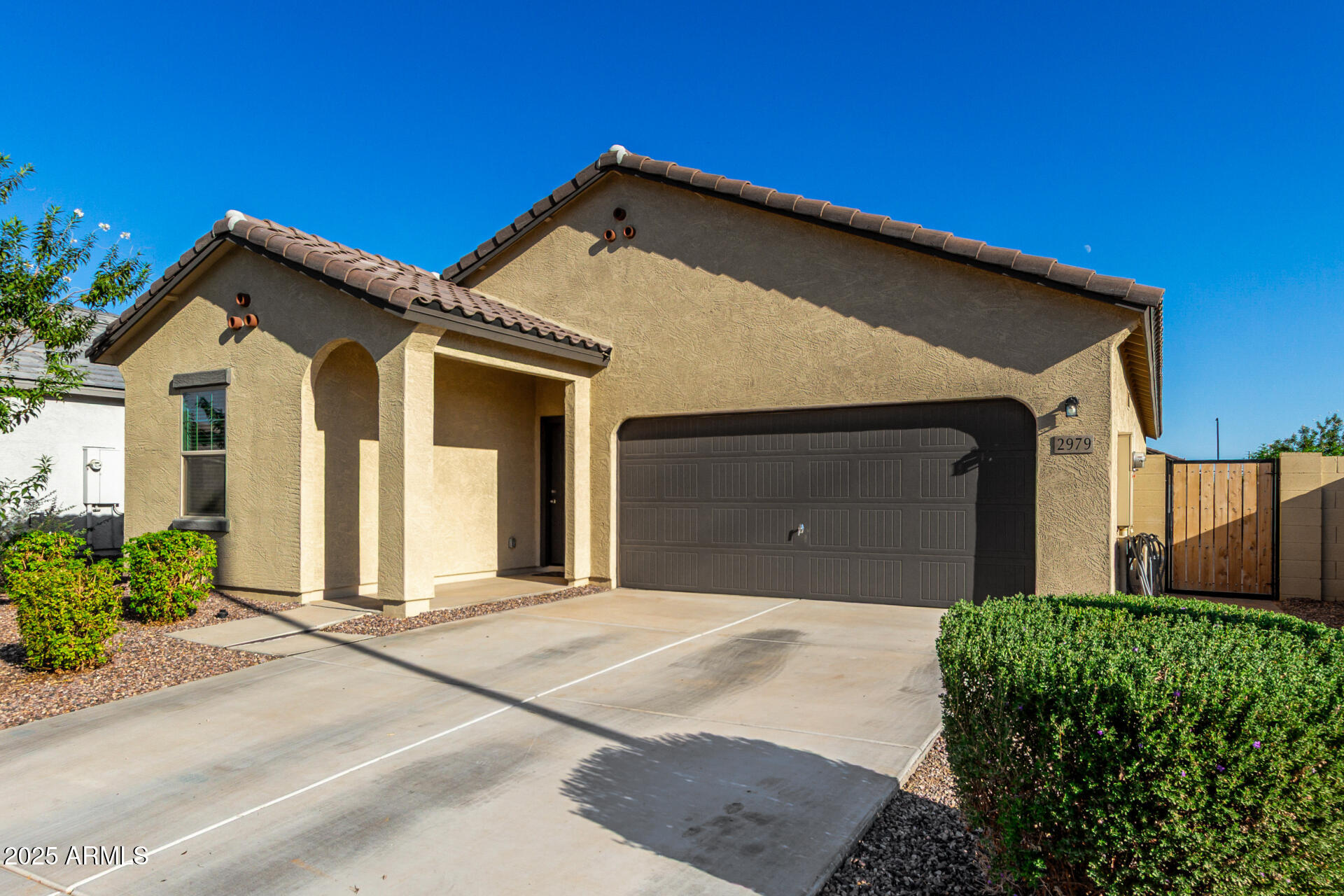 2979 E HOUSTON Drive