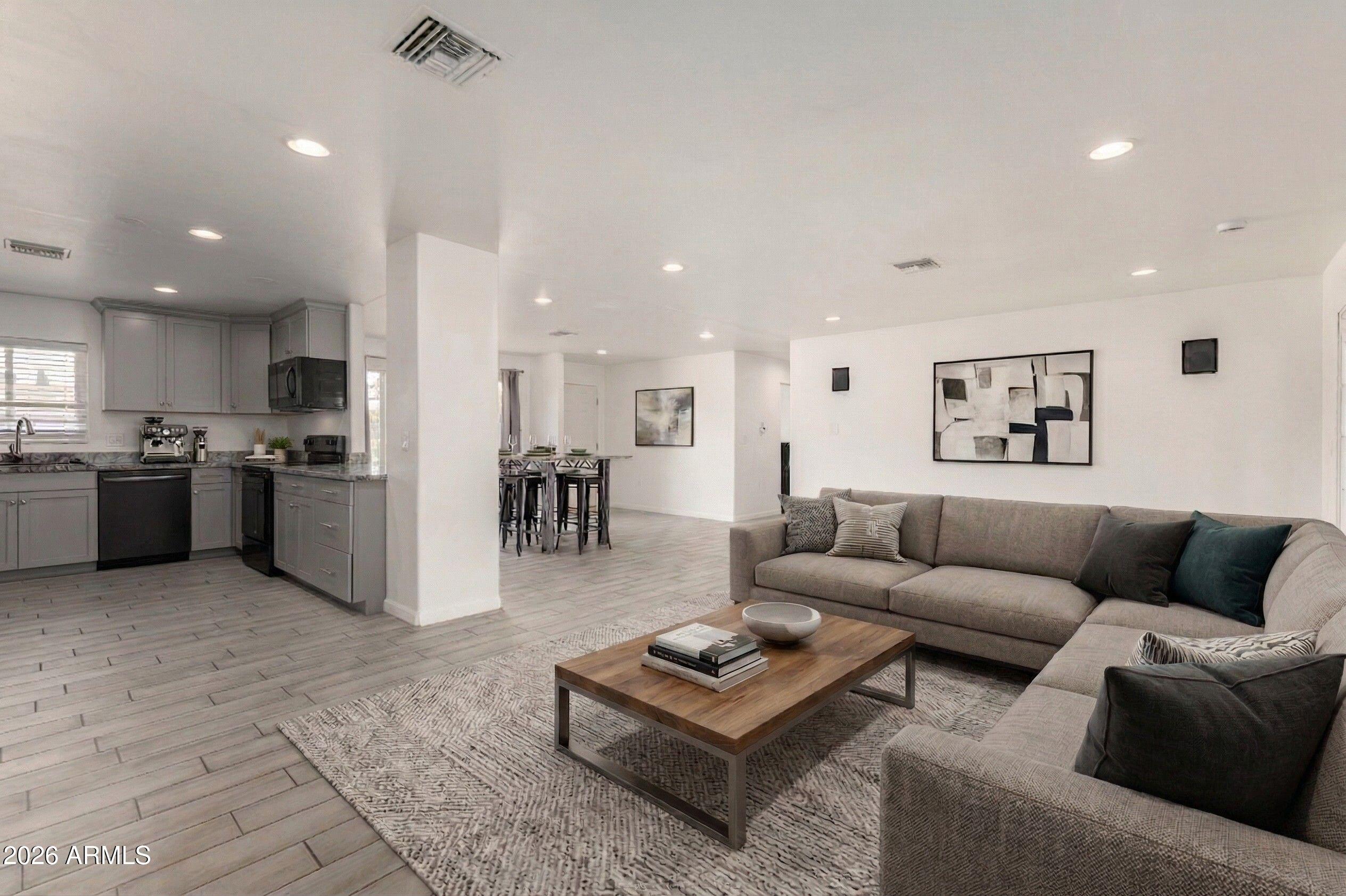 136 E PALMCROFT Drive