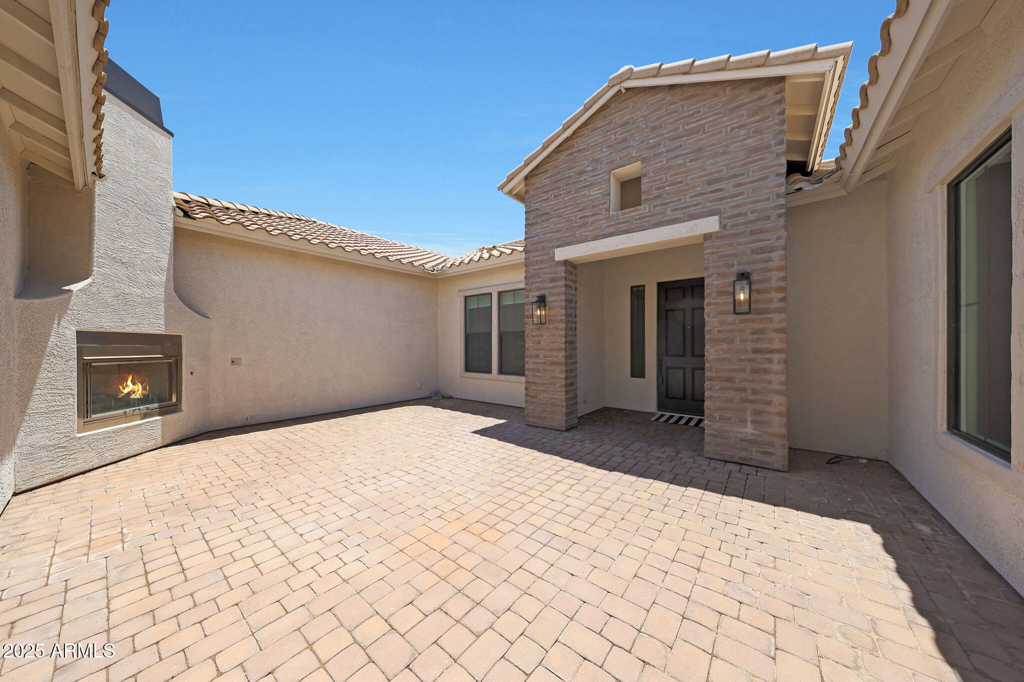 2859 E Los Altos Road