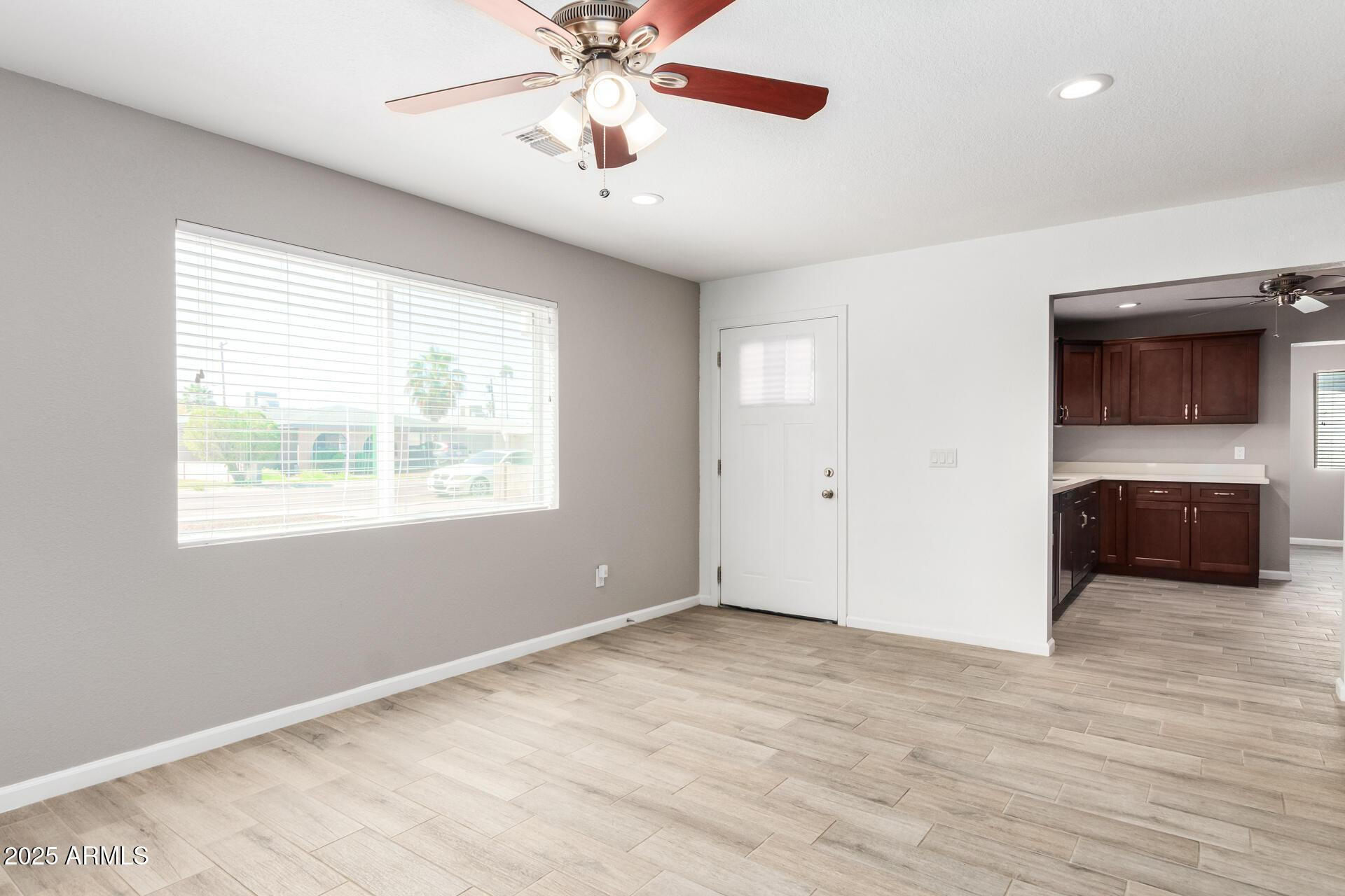 2034 E Don Carlos Avenue