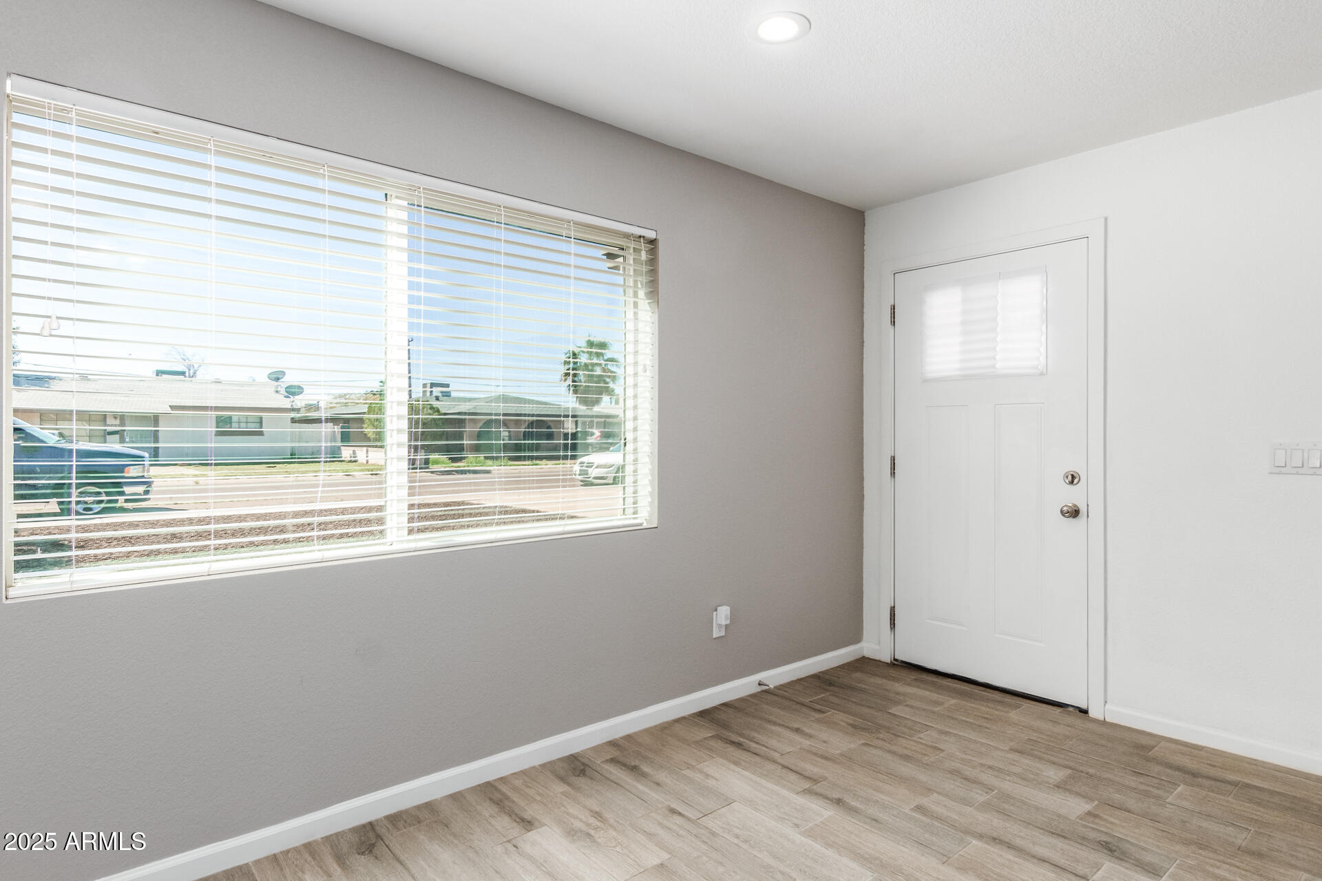 2034 E DON CARLOS Avenue