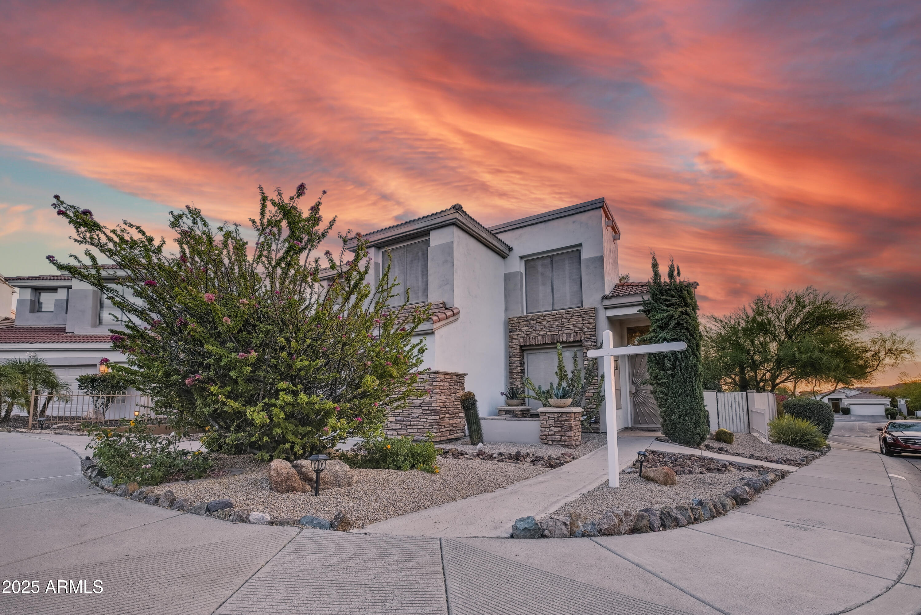 1257 E VOLTAIRE Avenue