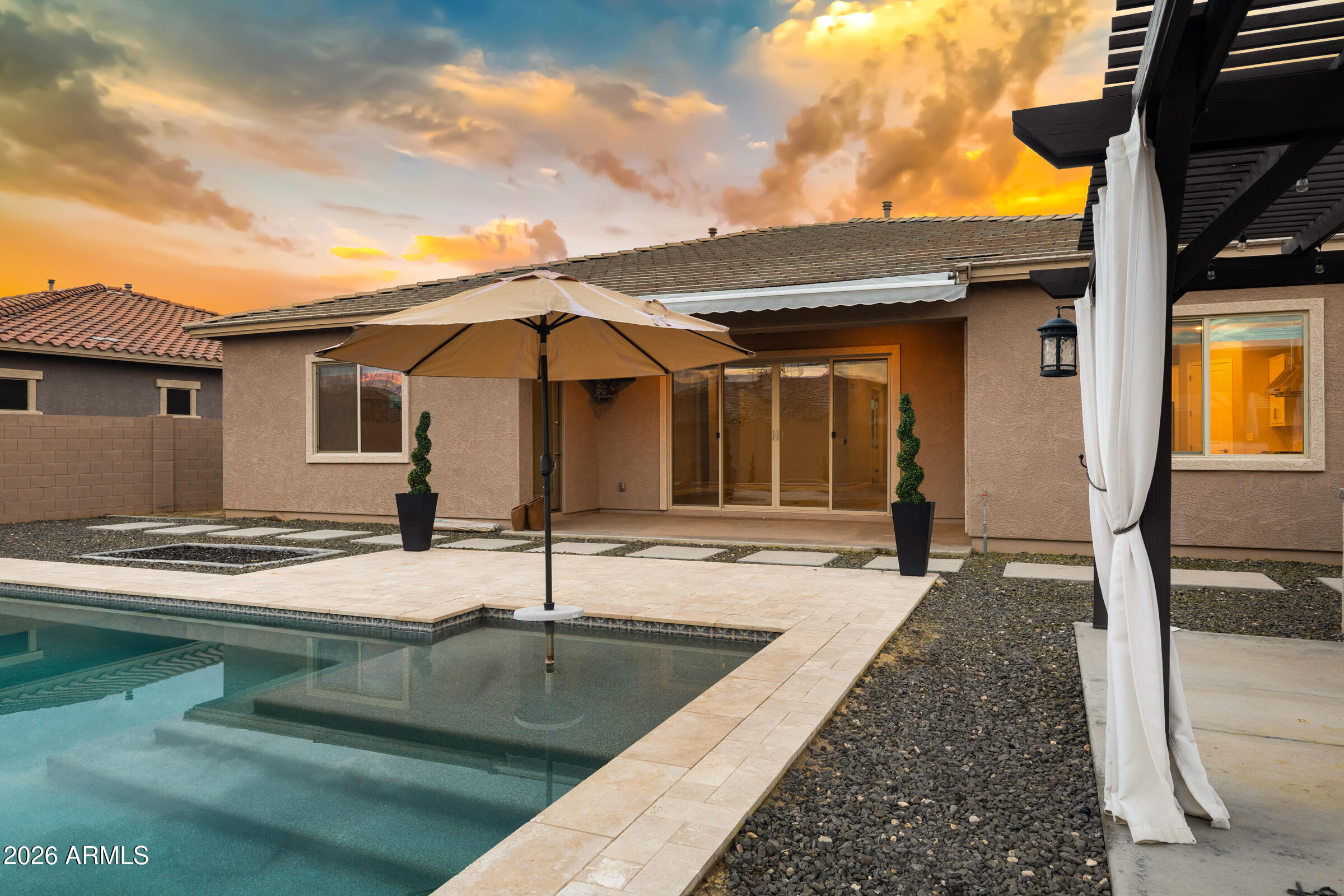 21654 E VIA DE ARBOLES --