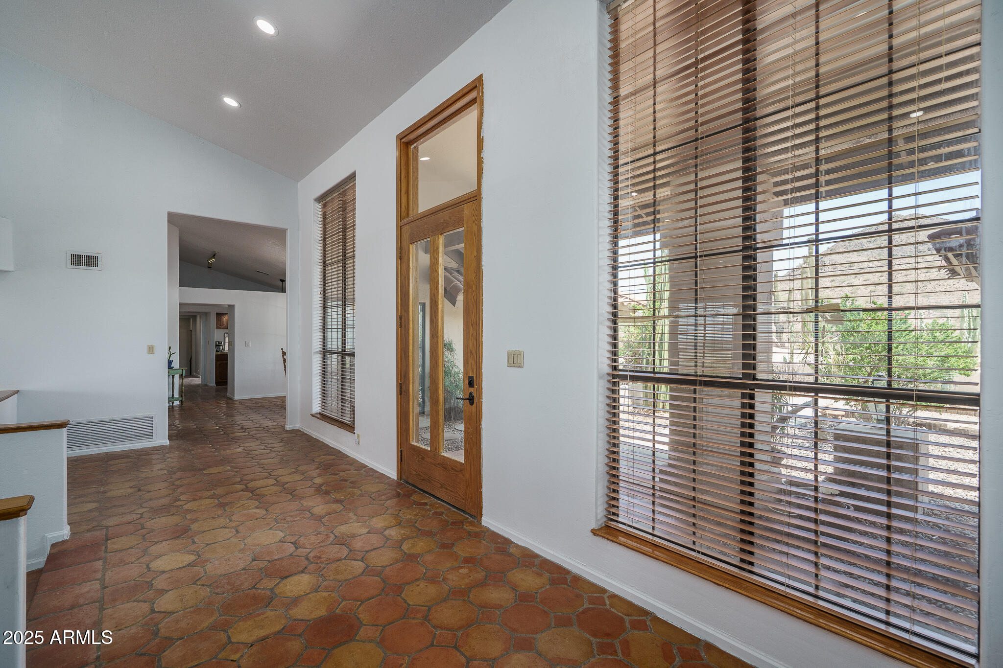 15 E BRILES Road
