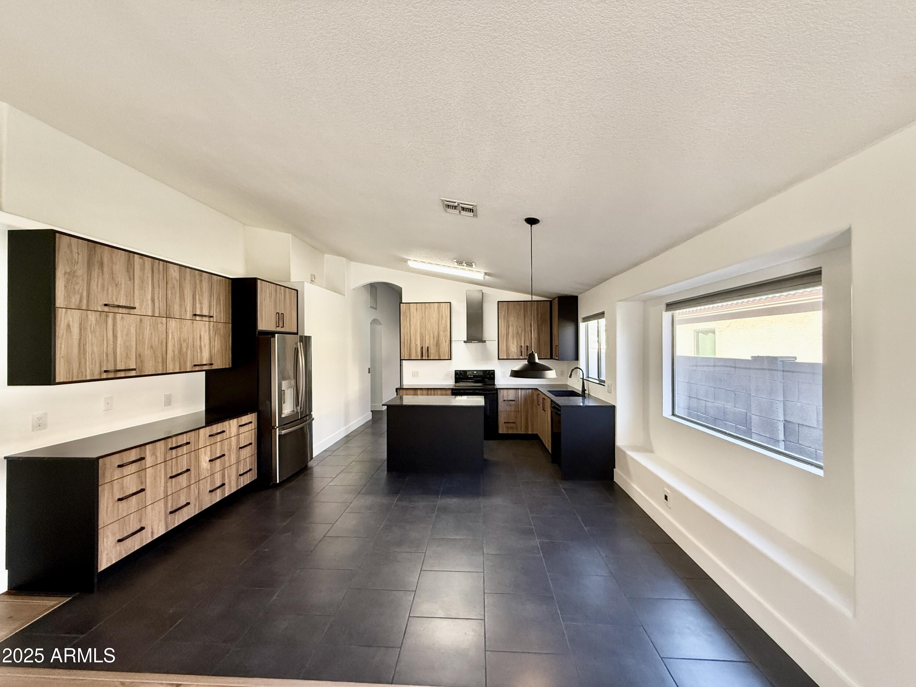 2021 E Caldwell Street