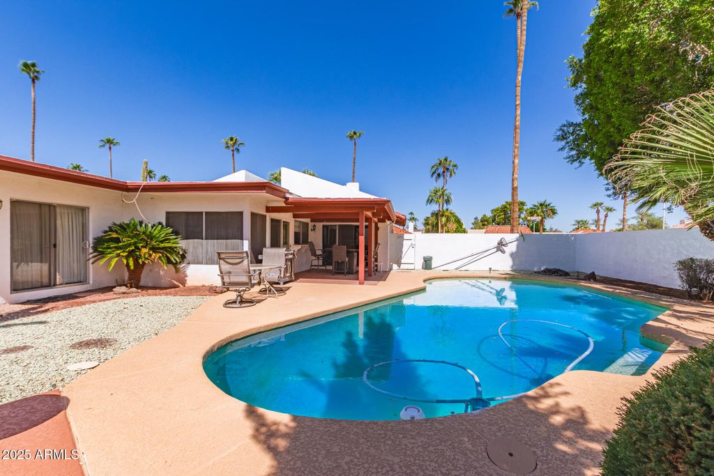 Photo of 943 N Segovia Drive, Litchfield Park, AZ 85340 (MLS # 6927722)
