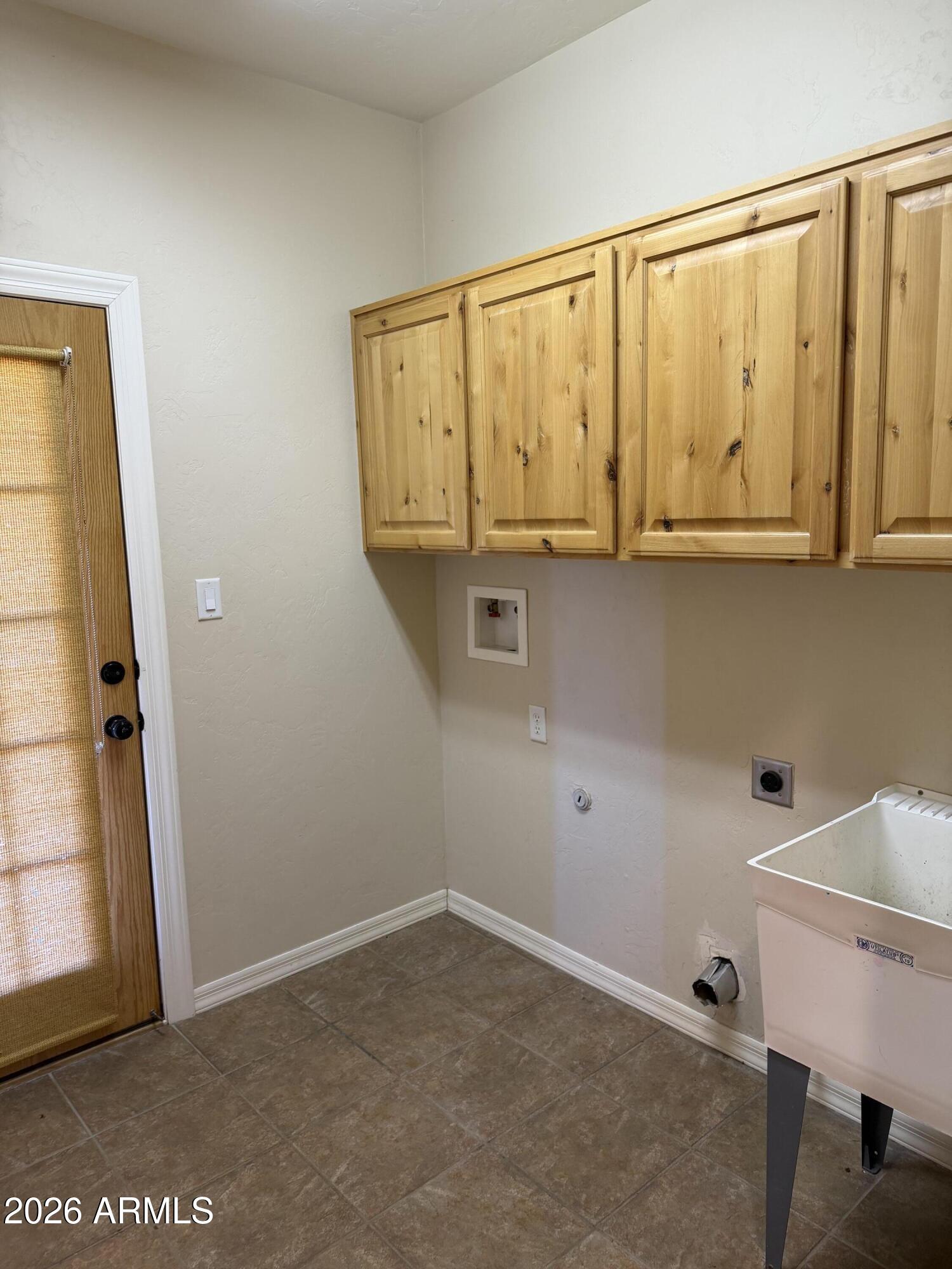 FAIRFIELD ESTATES - Residential Lease