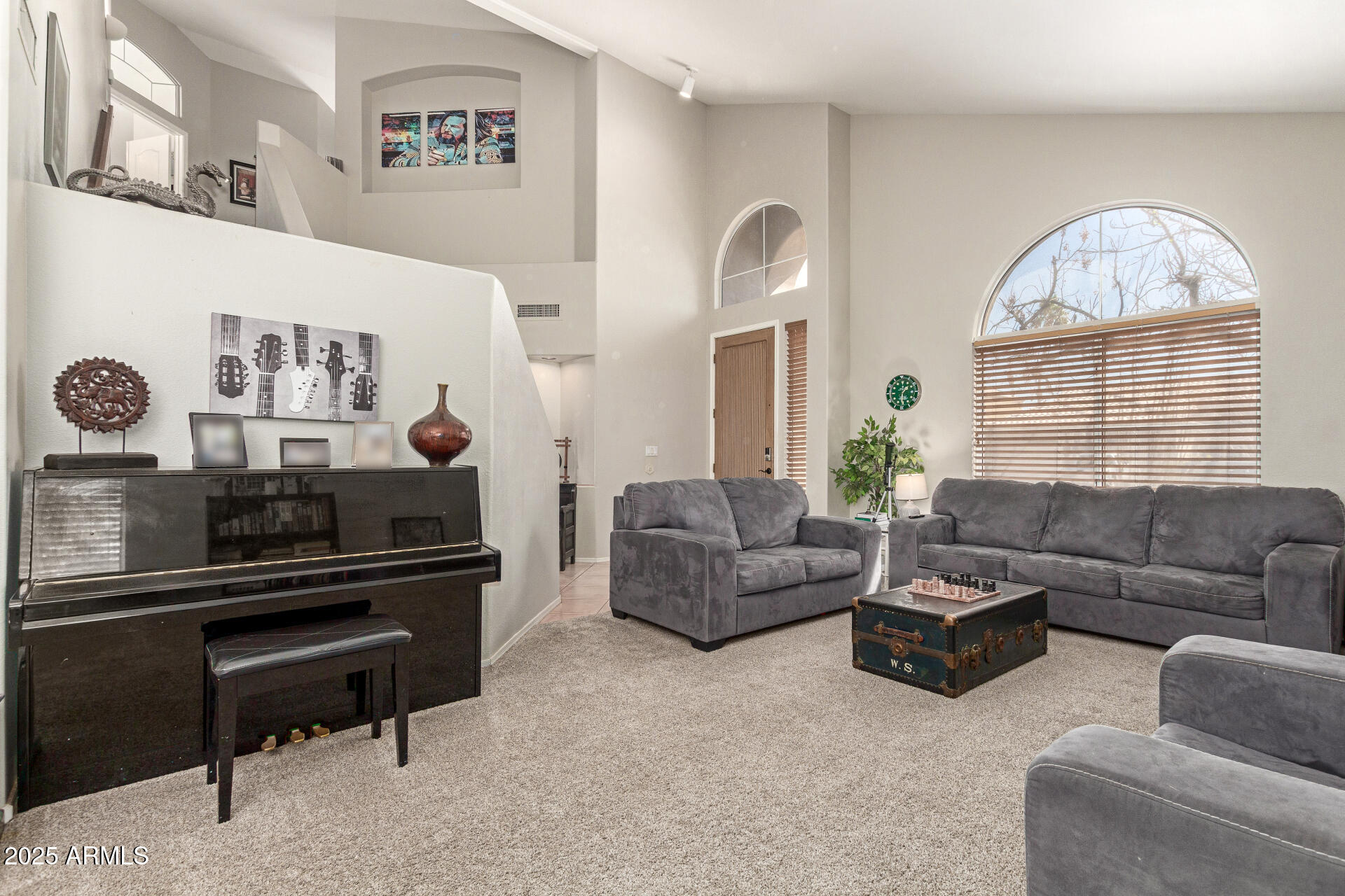 1202 E DESERT BROOM Way