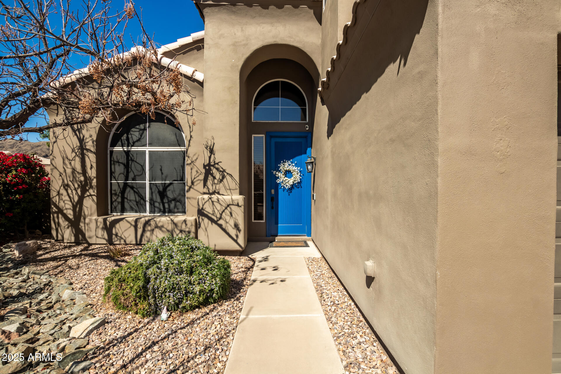 1202 E DESERT BROOM Way