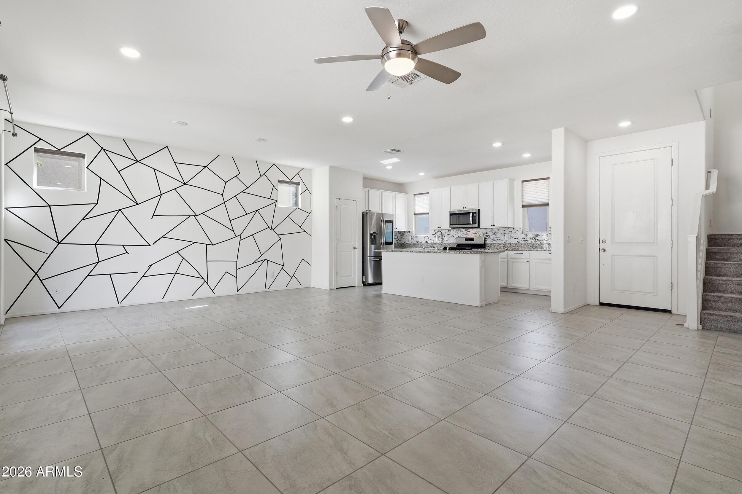 36 E CONSTITUTION Drive