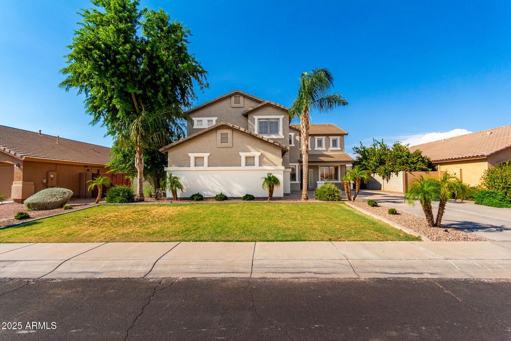 Photo of 3838 E Thornton Avenue, Gilbert, AZ 85297 (MLS # 6912693)