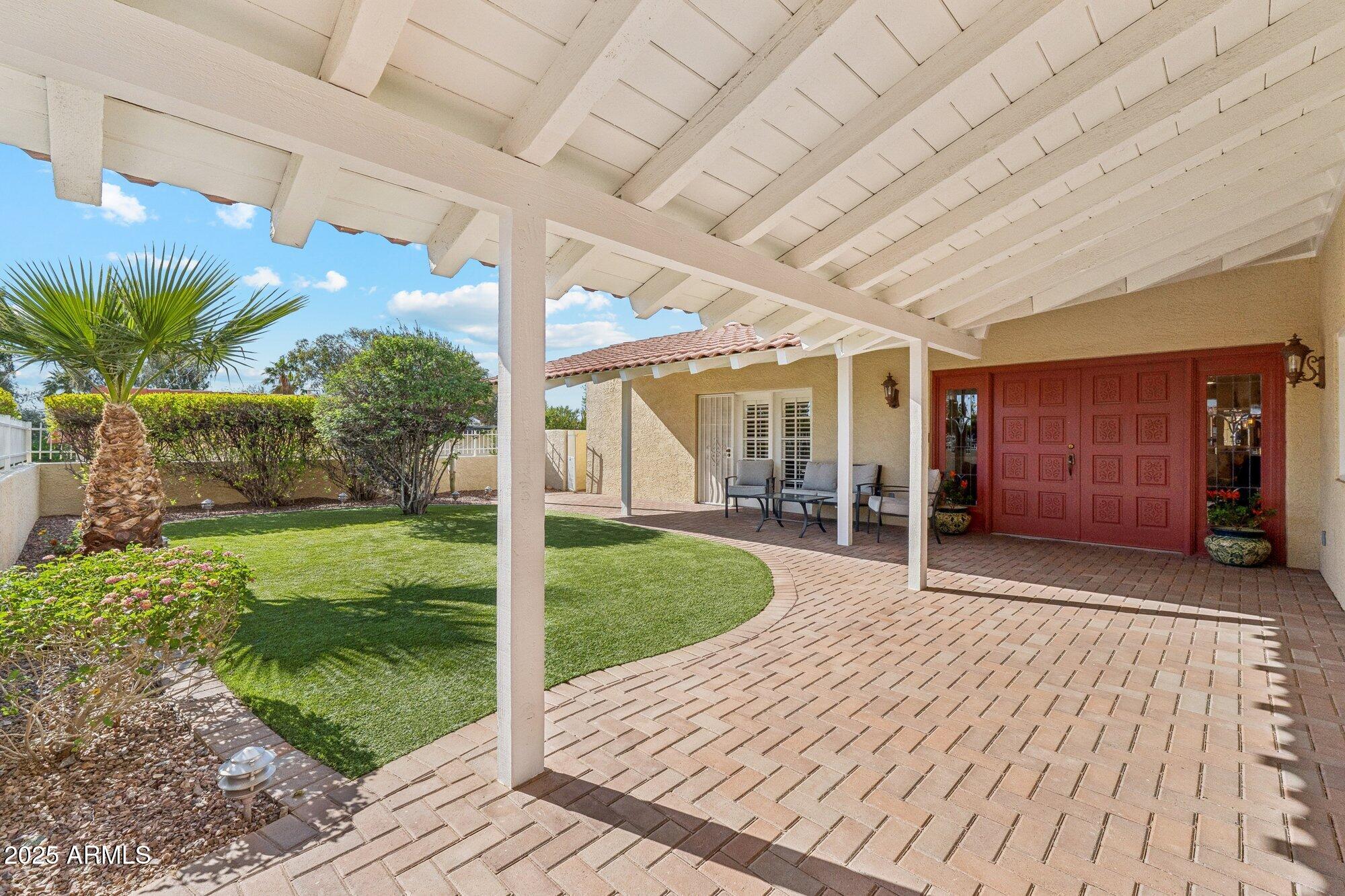 2016 E ORANGEWOOD Avenue