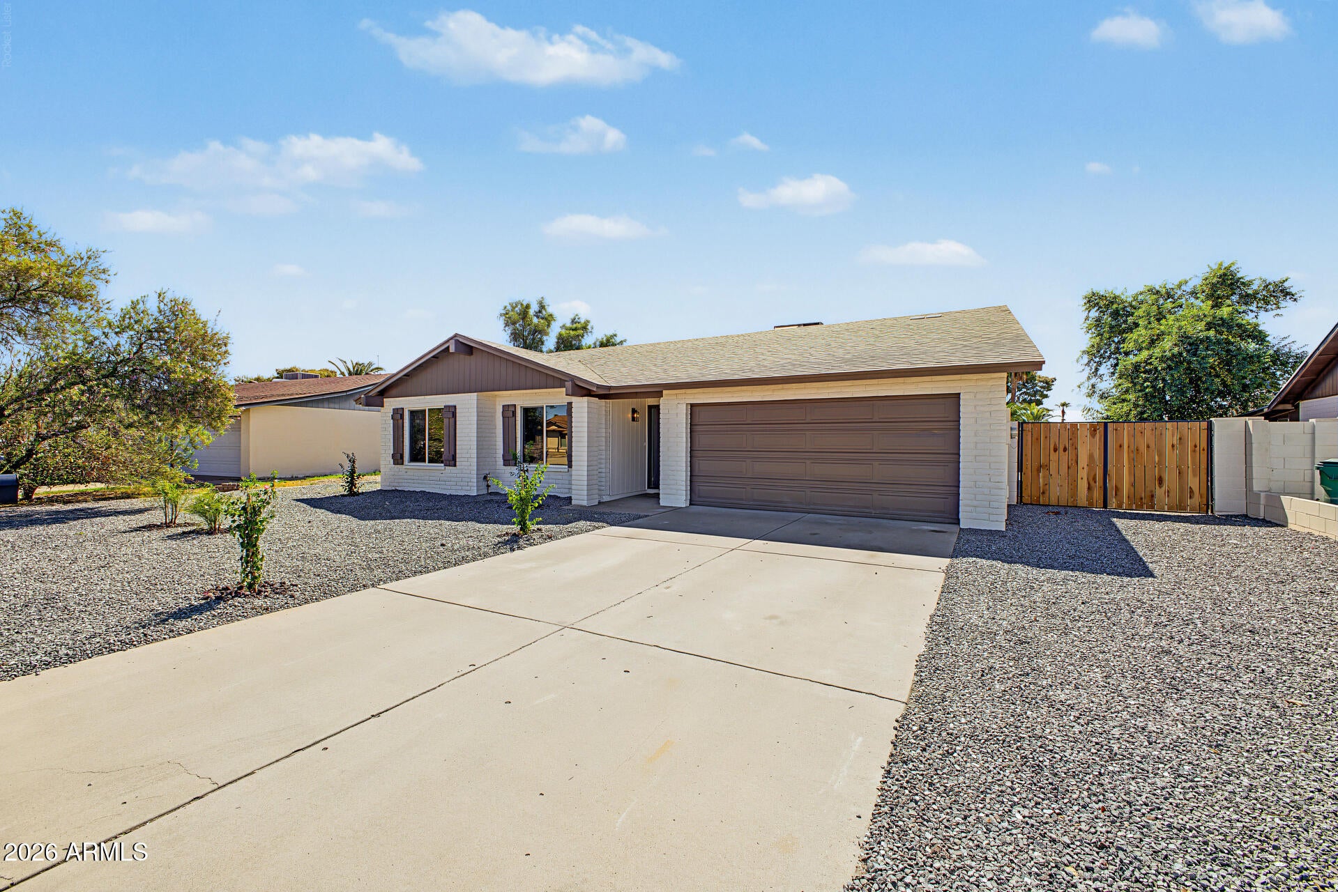 951 W LINDNER Avenue
