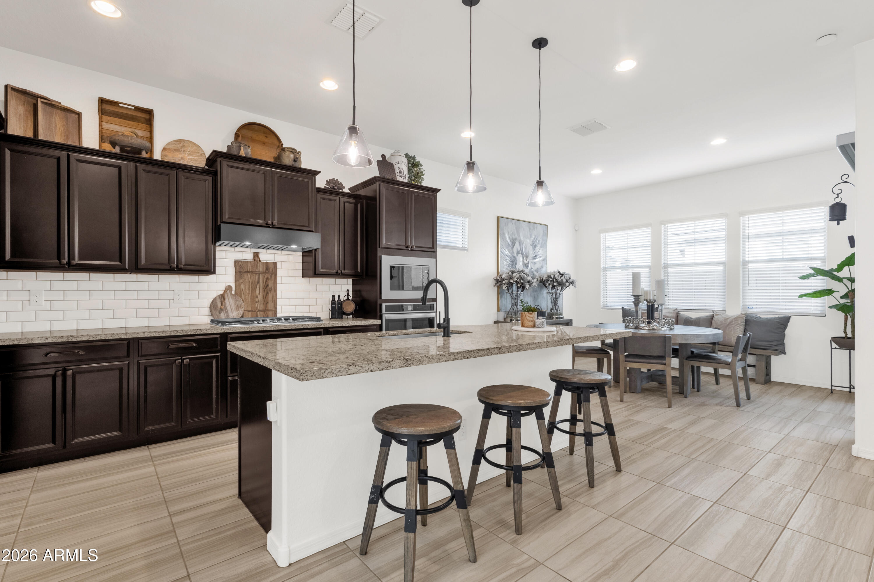 758 W WINCHESTER Drive