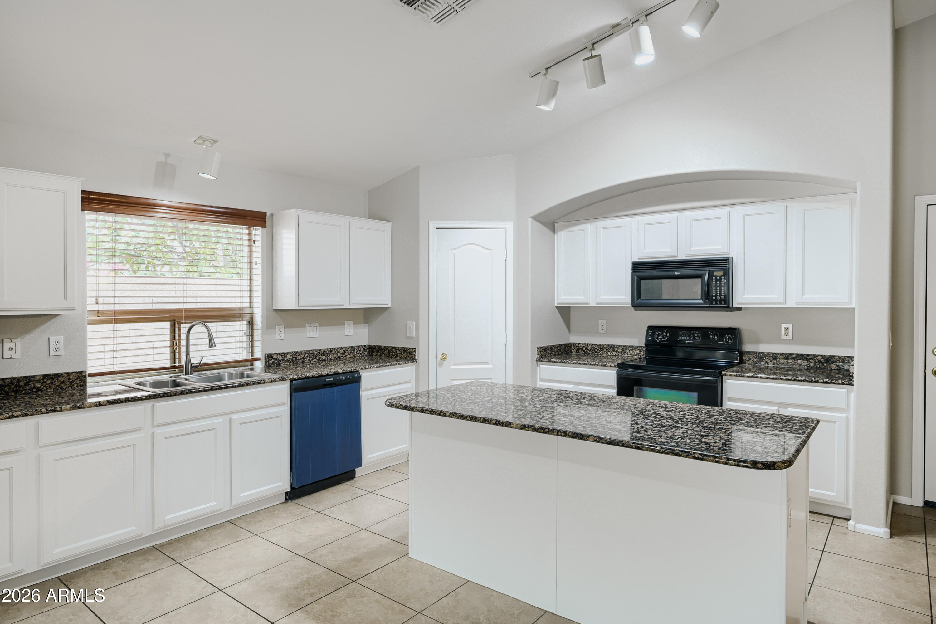 29101 N MOUNTAIN VIEW Road