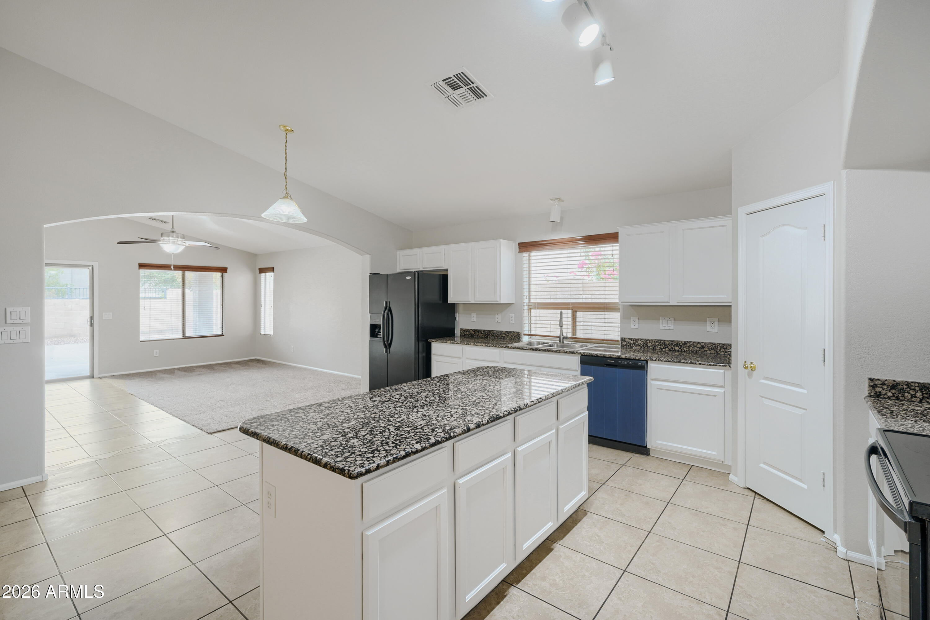 29101 N MOUNTAIN VIEW Road