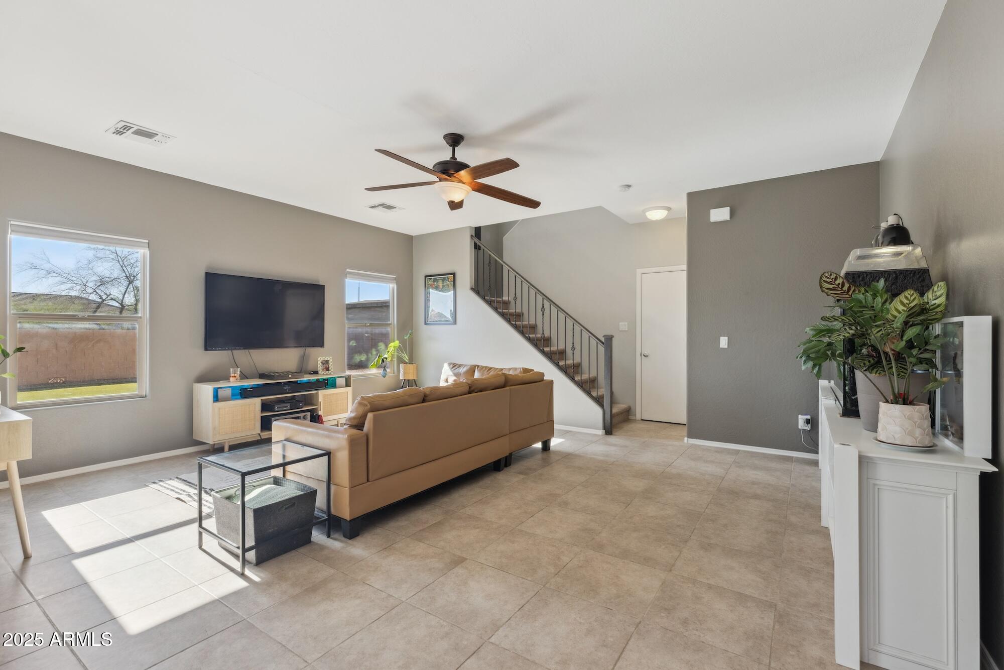 894 S BUENA VISTA Drive