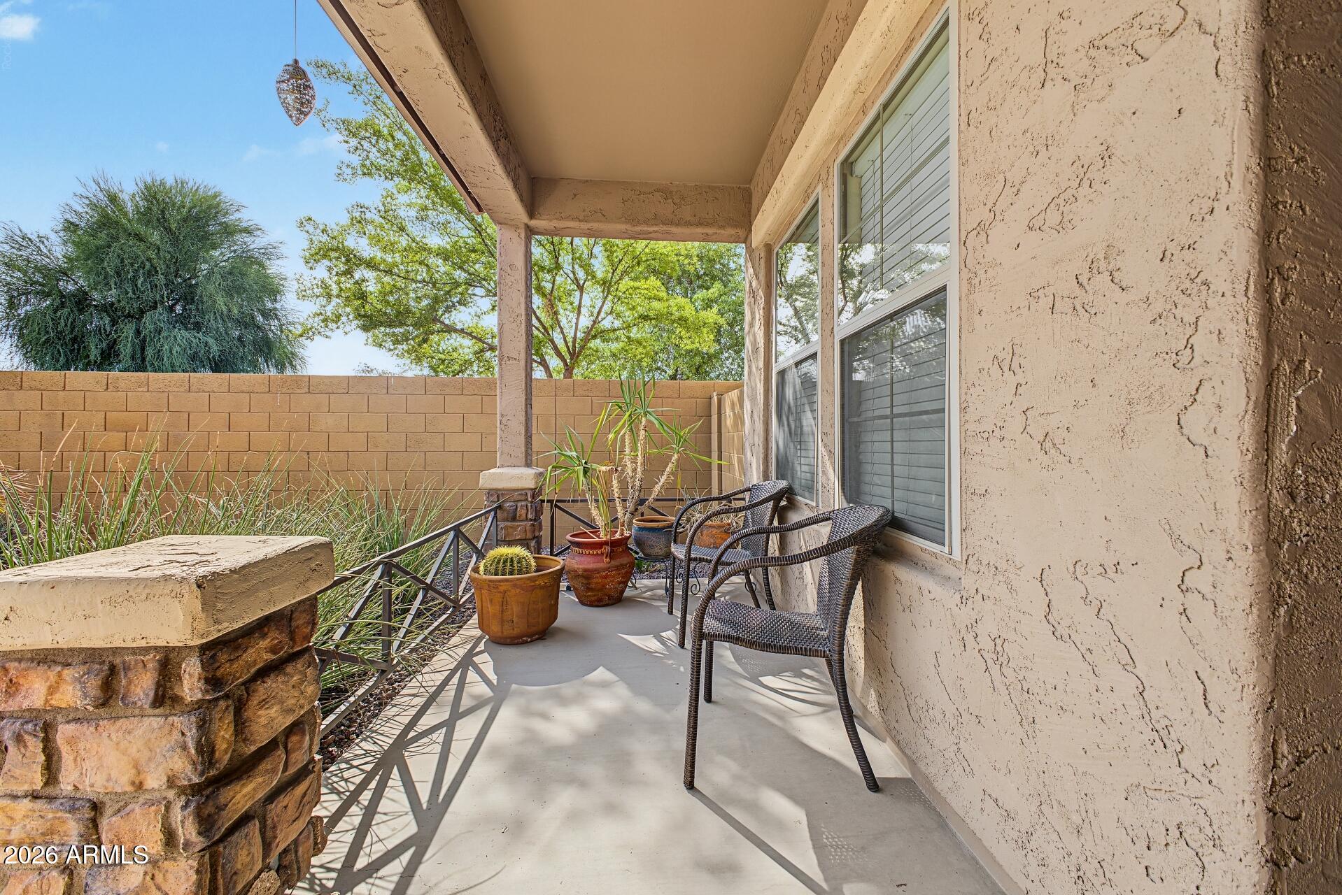 2240 W DAVIS Road