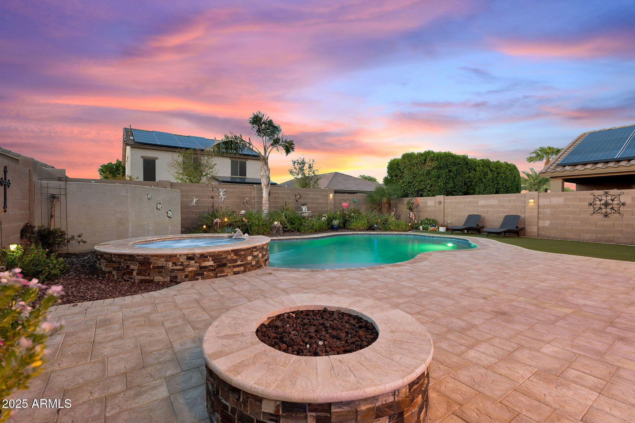 17940 W SUNNYSLOPE Lane